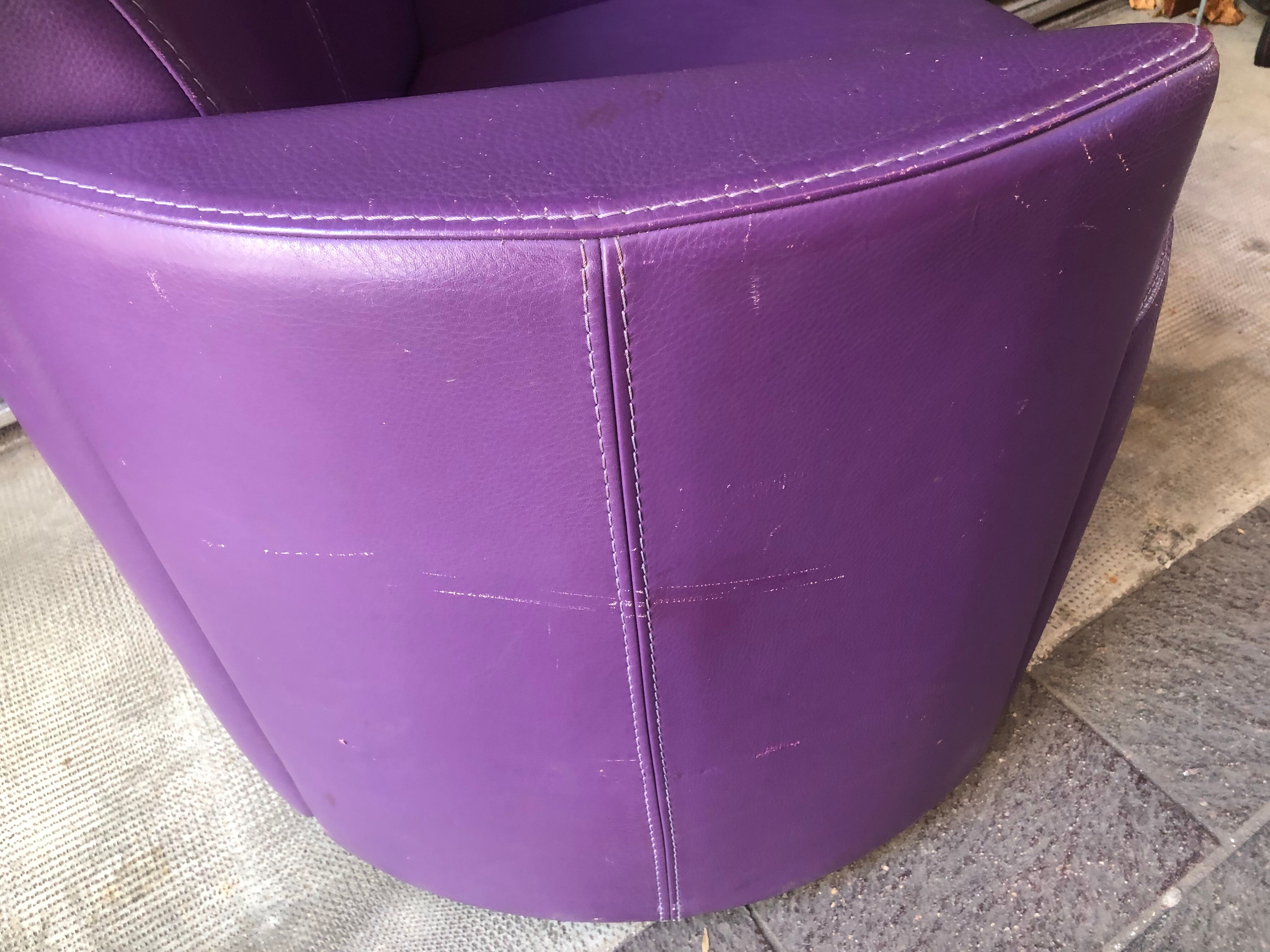 Steiner Bagatelle model armchair in purple leather