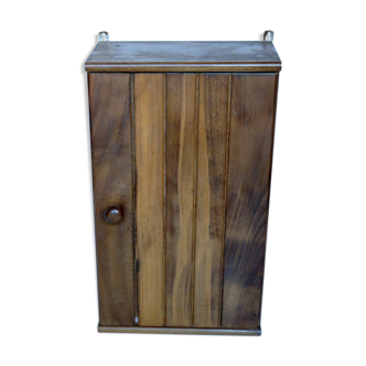 Wall cabinet