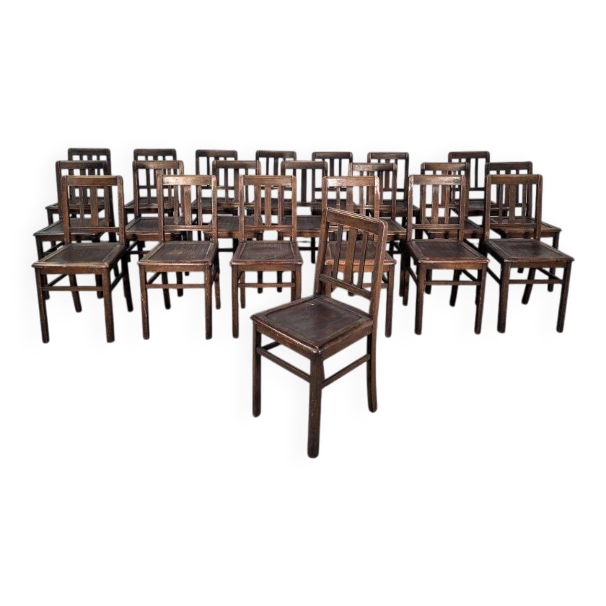 Ensemble de 21 chaises de café en hêtre