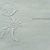 Sheet in linen embroidered on wide thread