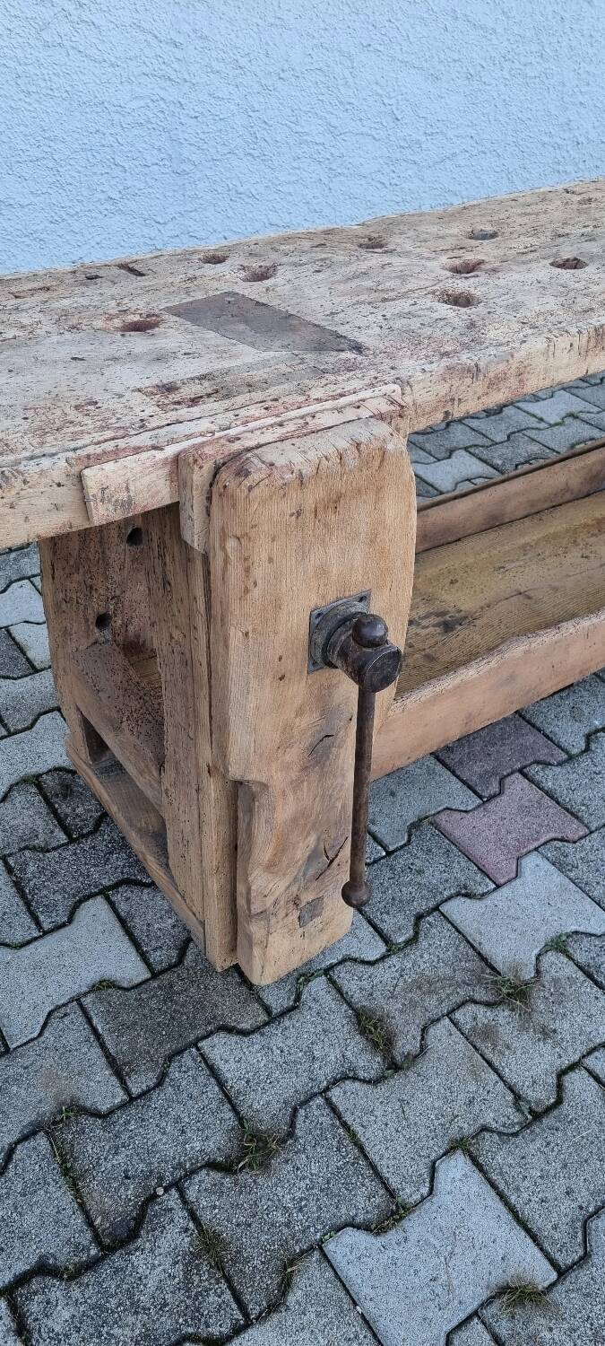 Oak carpenter's bench
