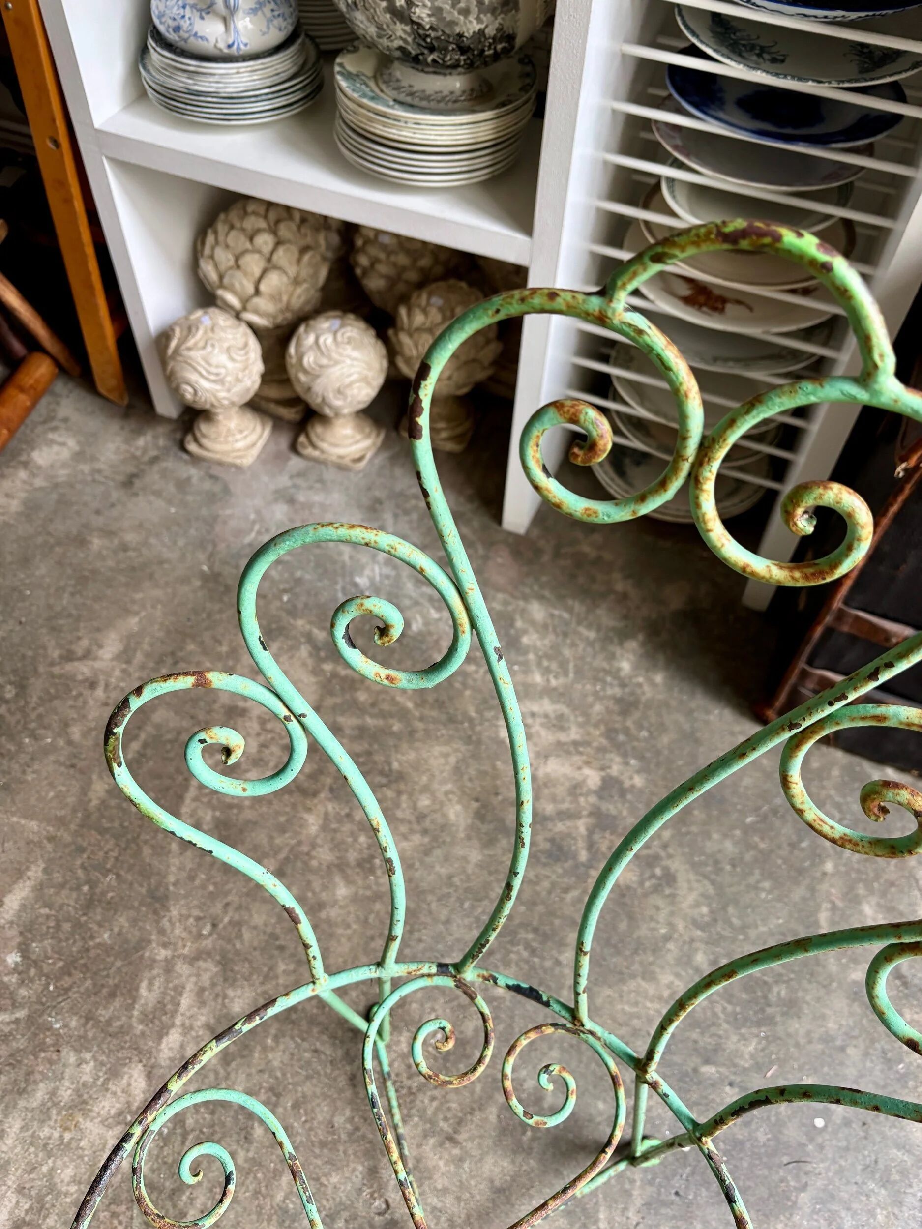 Chaise de jardin en fer forgé vert