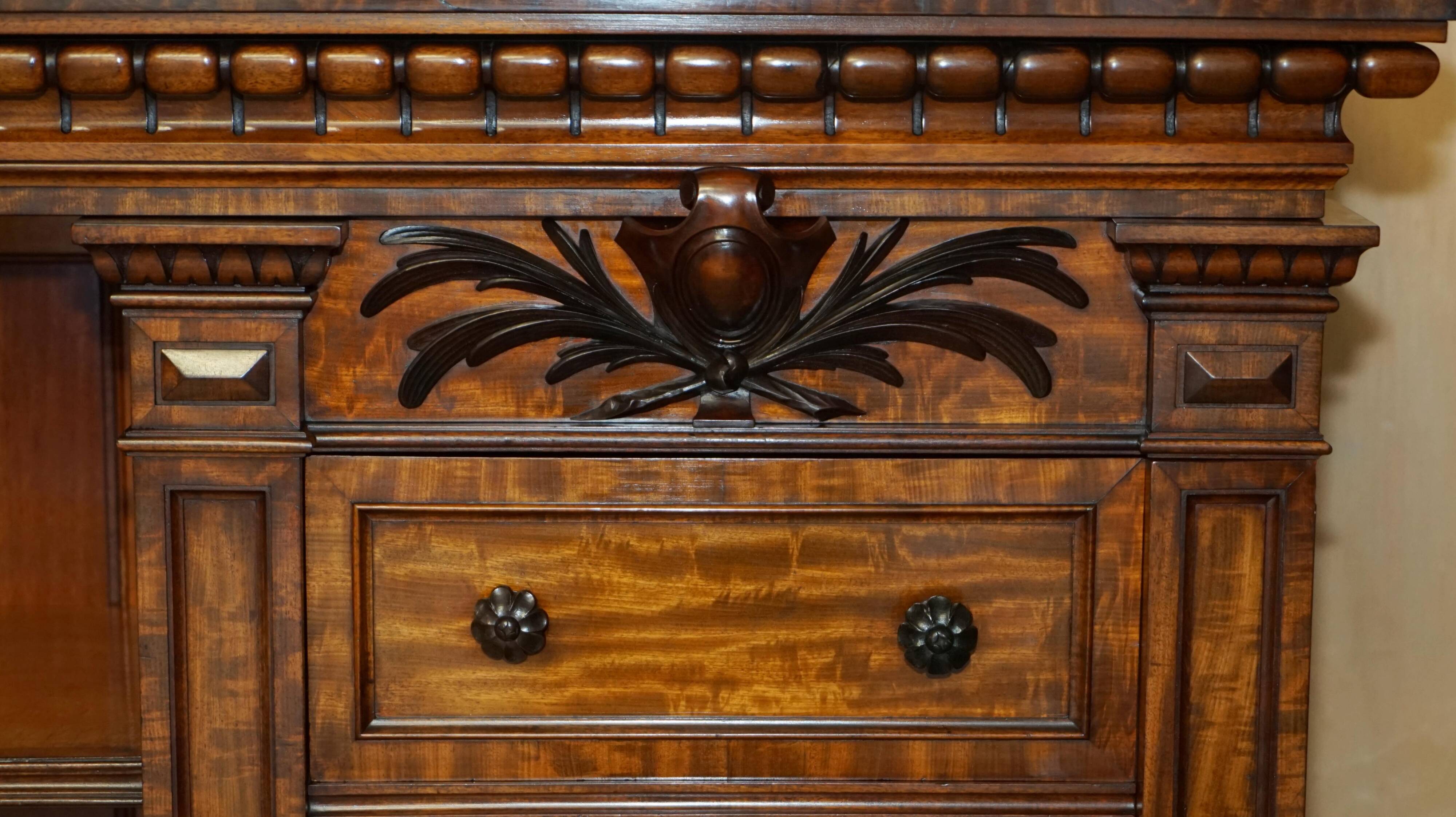 Wellington Antique Furniture 1830 in Flamed Wood