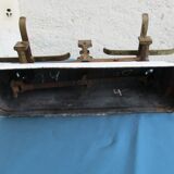 White enamelled cast-iron roberval balance