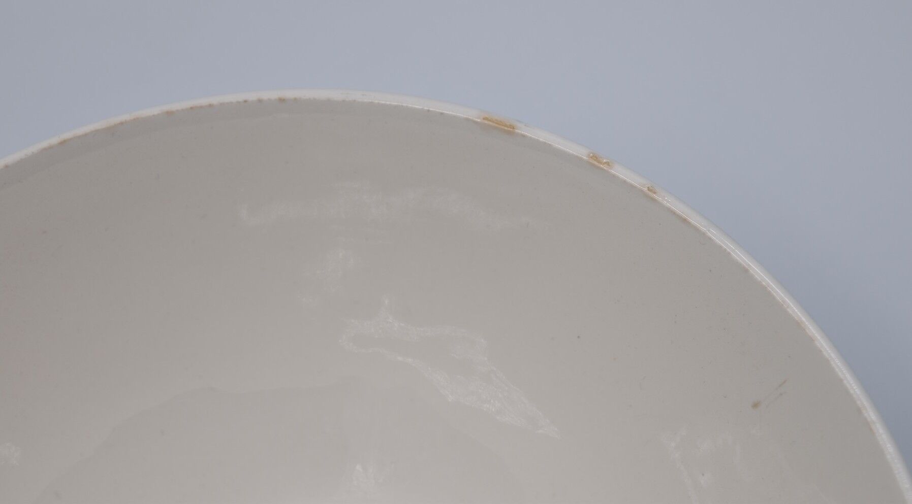 Salad bowl in earthenware Digoin Sarreguemines trompe l'oeil basket in blue