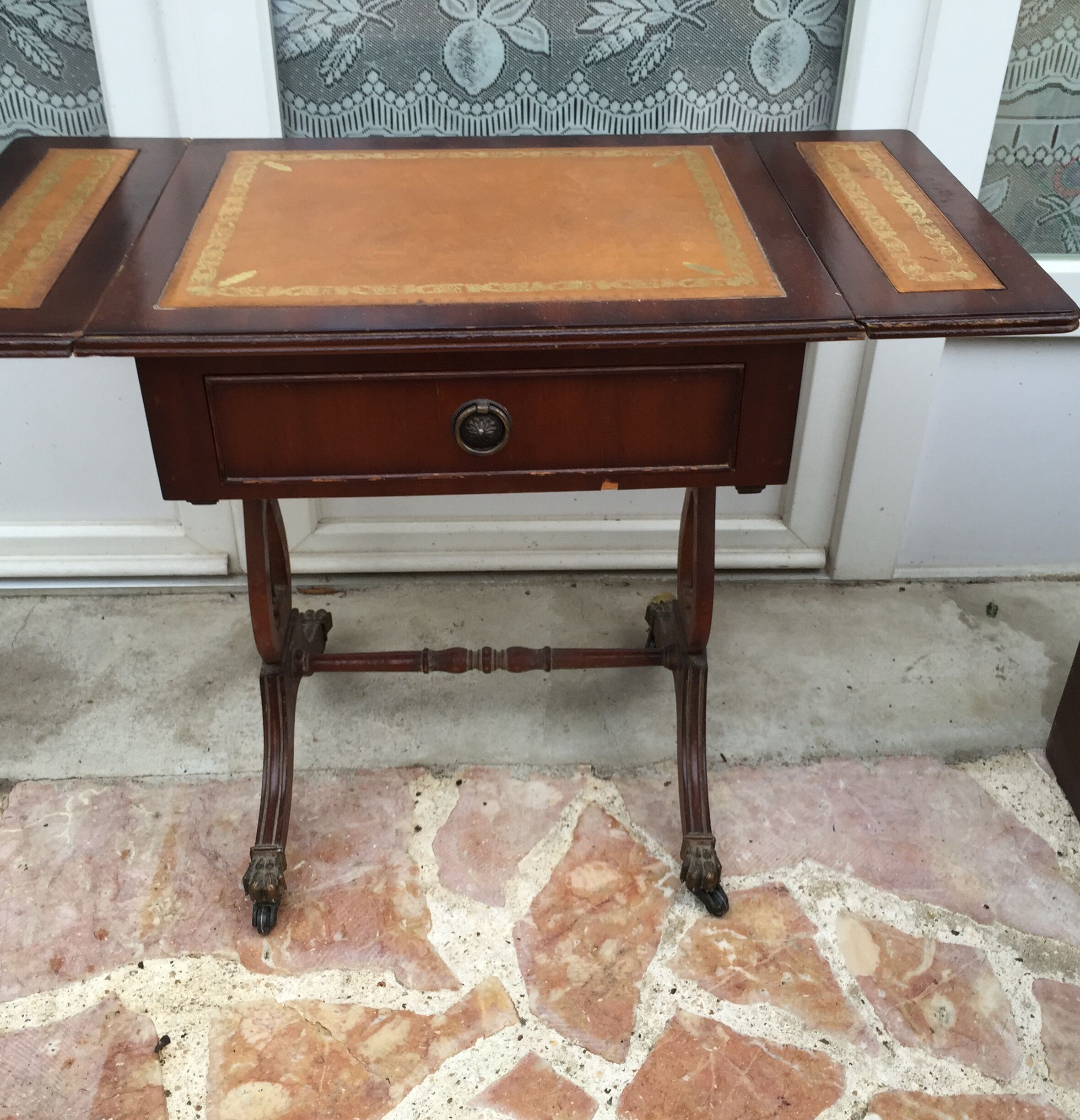 English-style side table