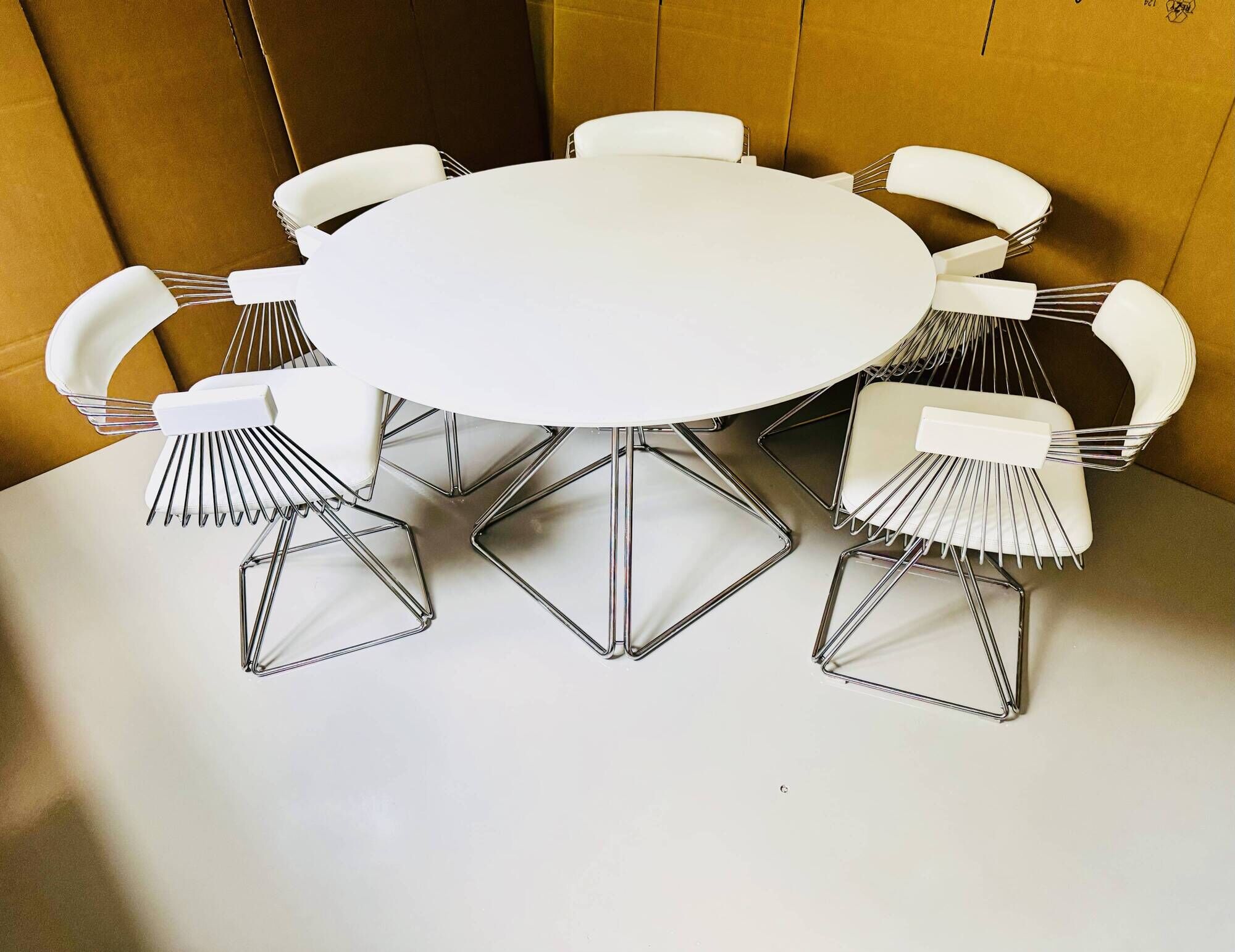Set of Dining Table with 5 Swivel Wire Chairs by Rudi Verelst for Novalux