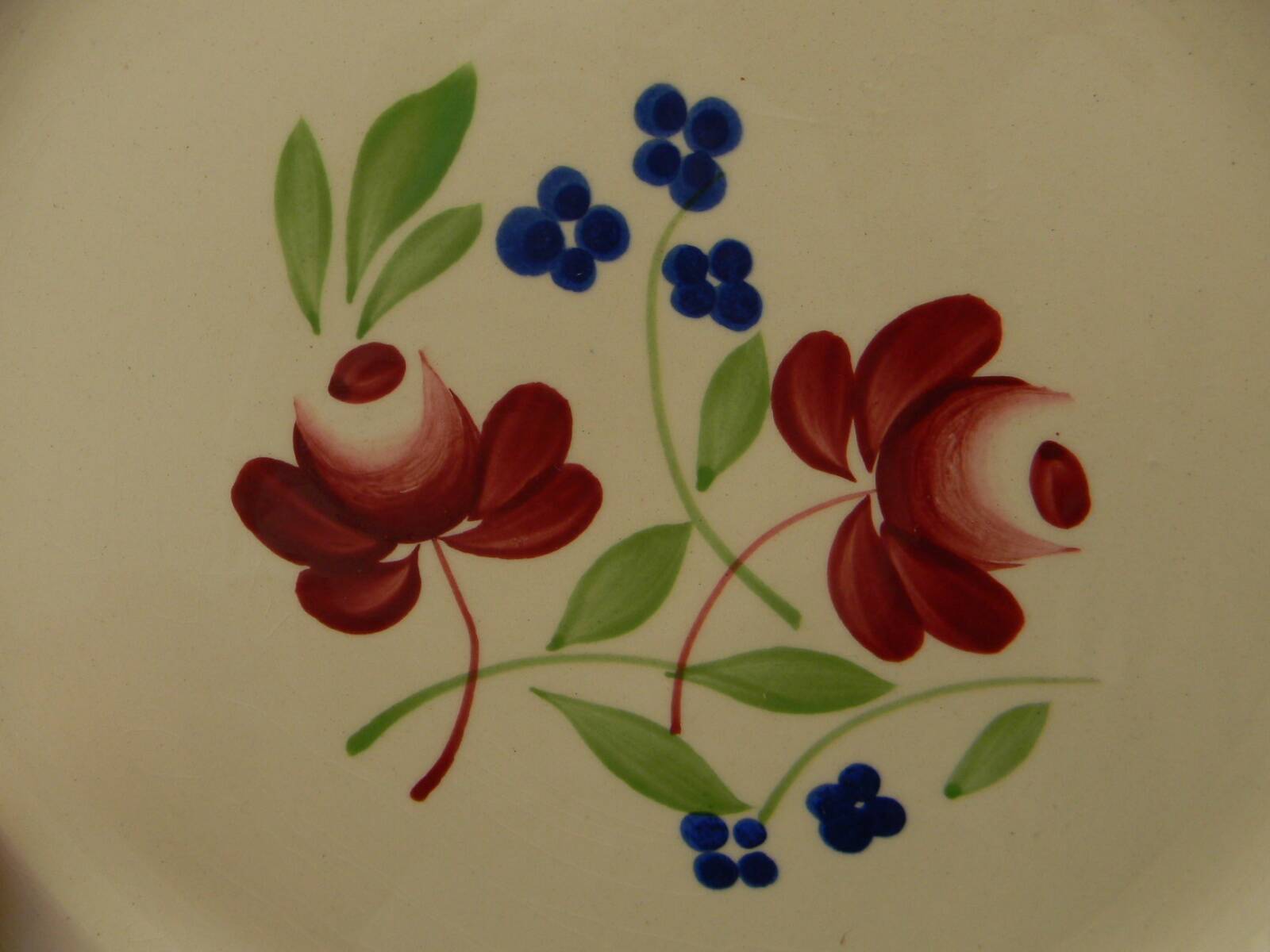 Set of 6 Luneville earthenware dessert plates. Bagatelle model.