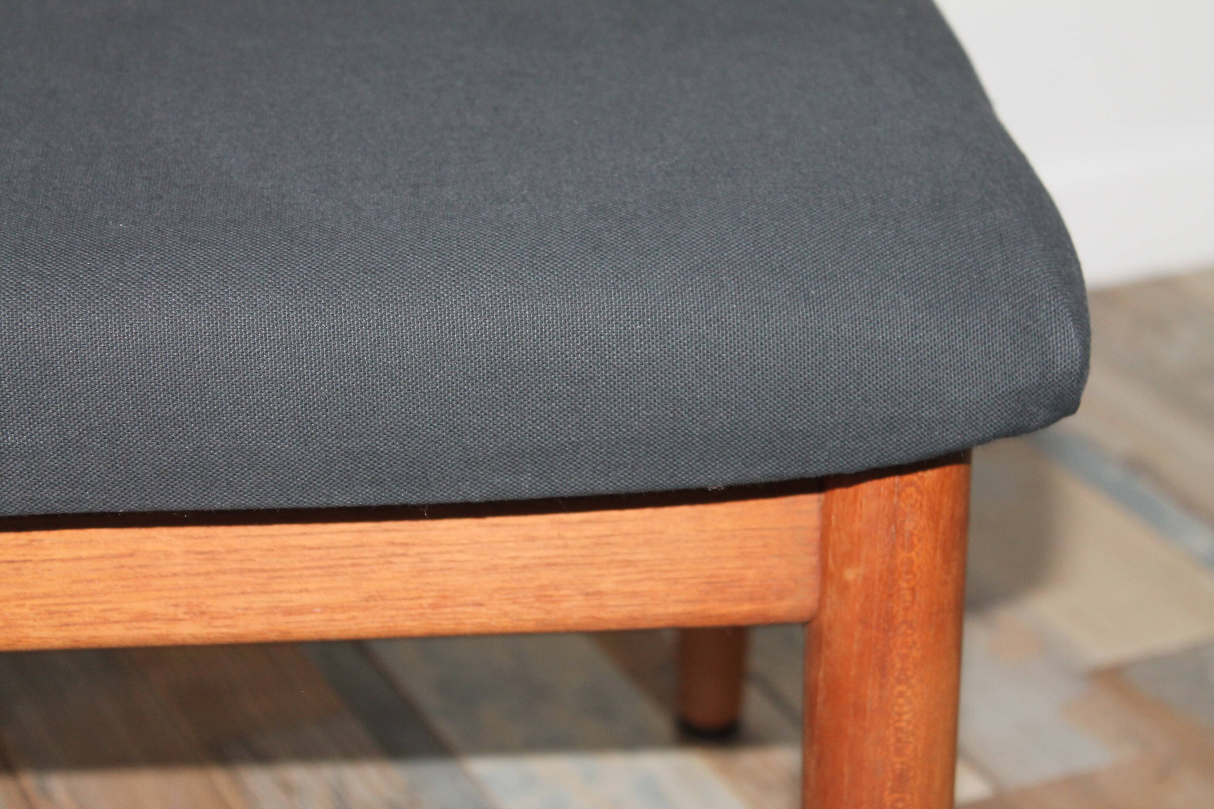 Scandinavian Ottoman by Arne Vodder in vintage teak 60's
