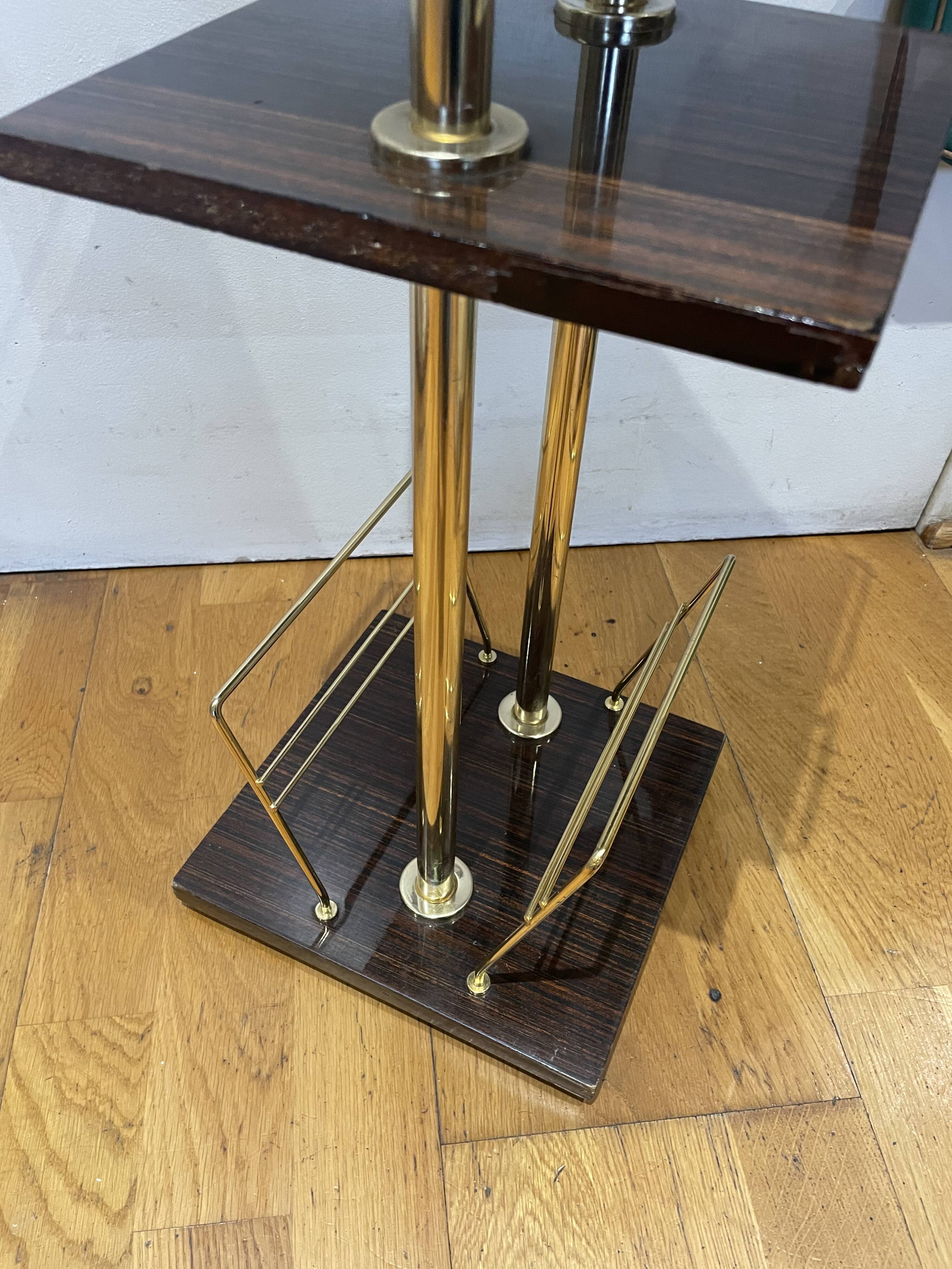 Sellette, porte revue formica et métal doré