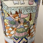 Vase en porcelaine émaillé XX siècle