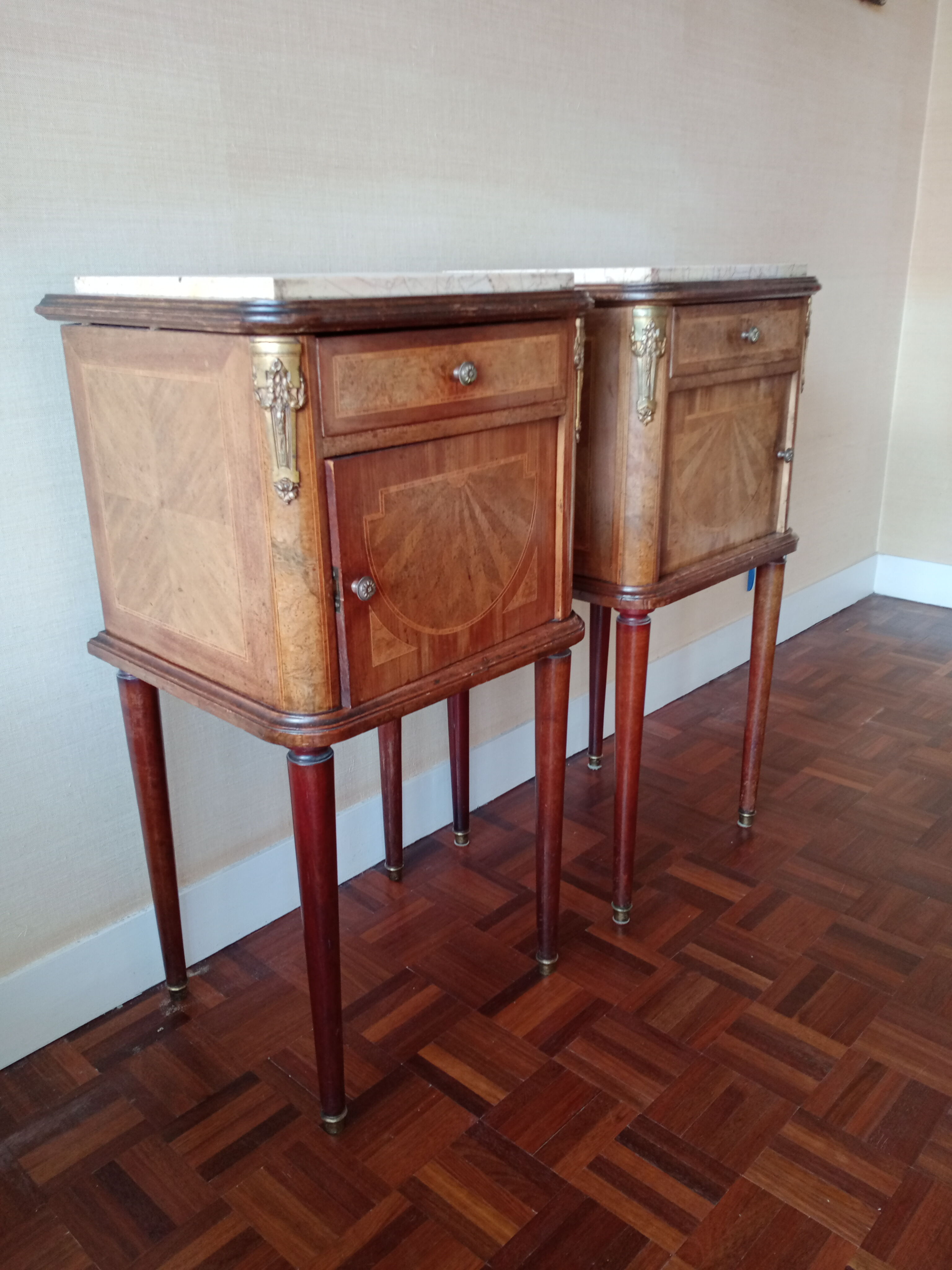 Paire de chevets art deco