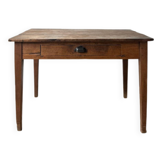 Farm table