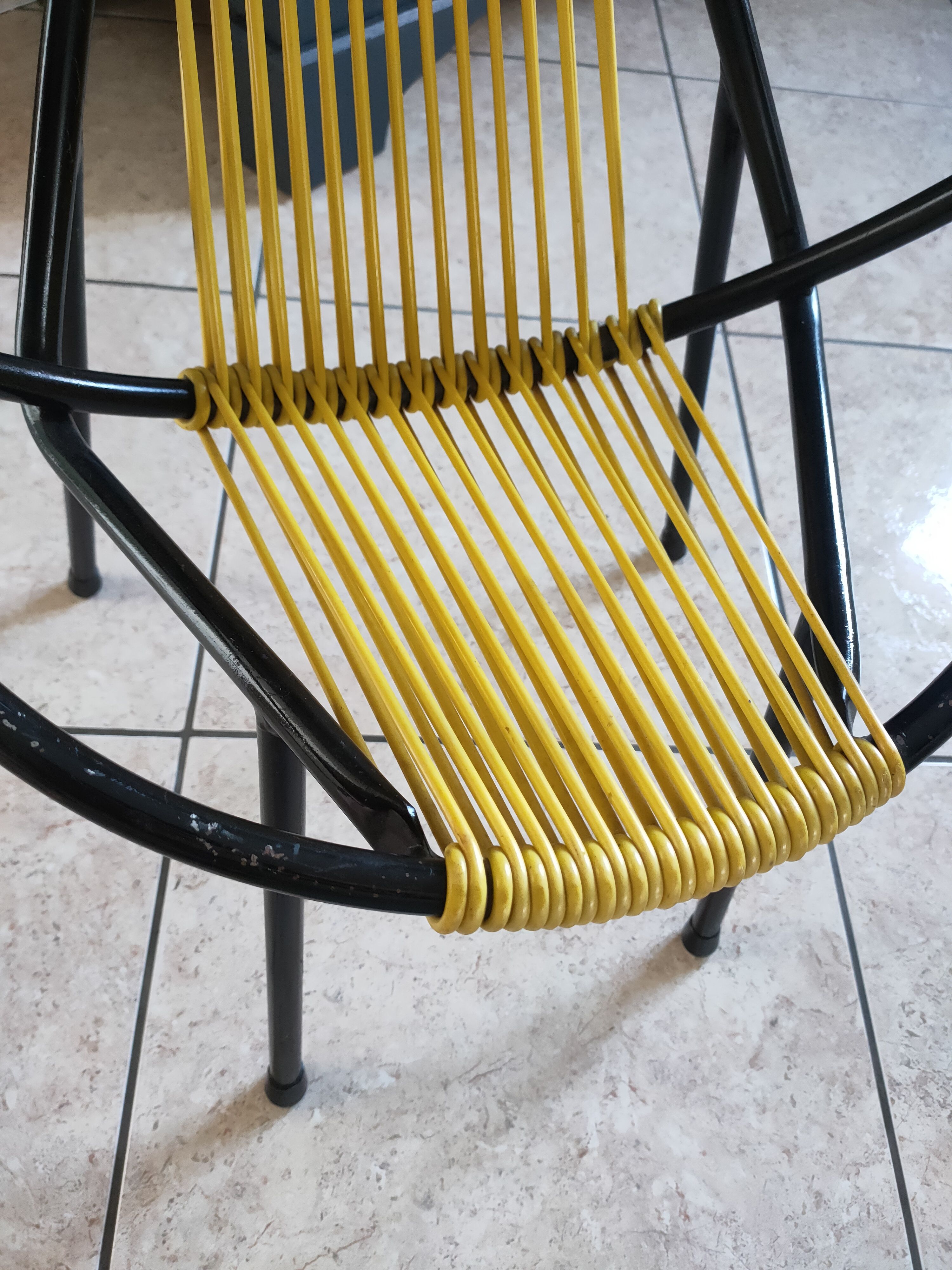 Children's armchair of the 50s in metal and scoubidou