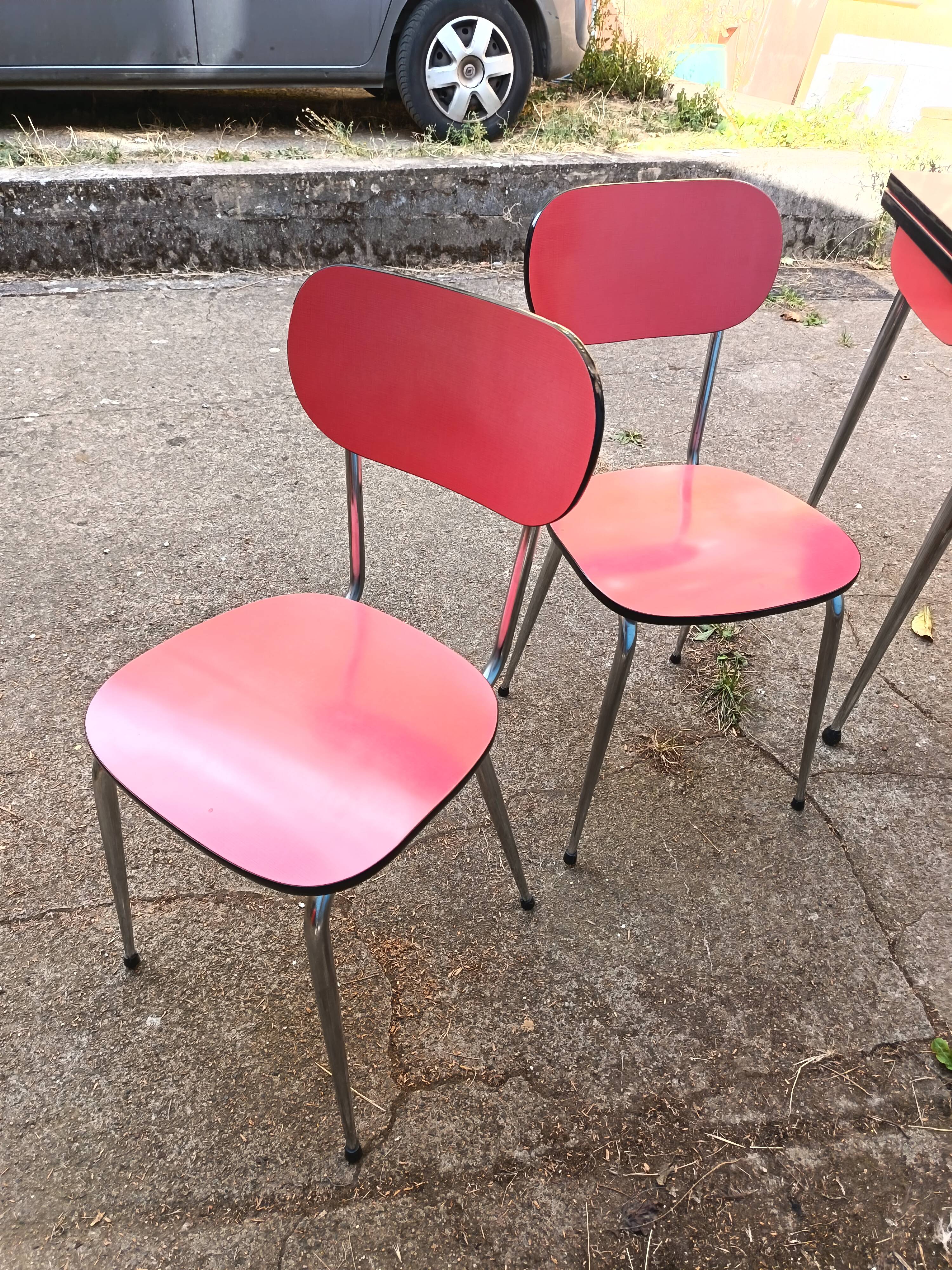 2 chaises en formica rouge années 70