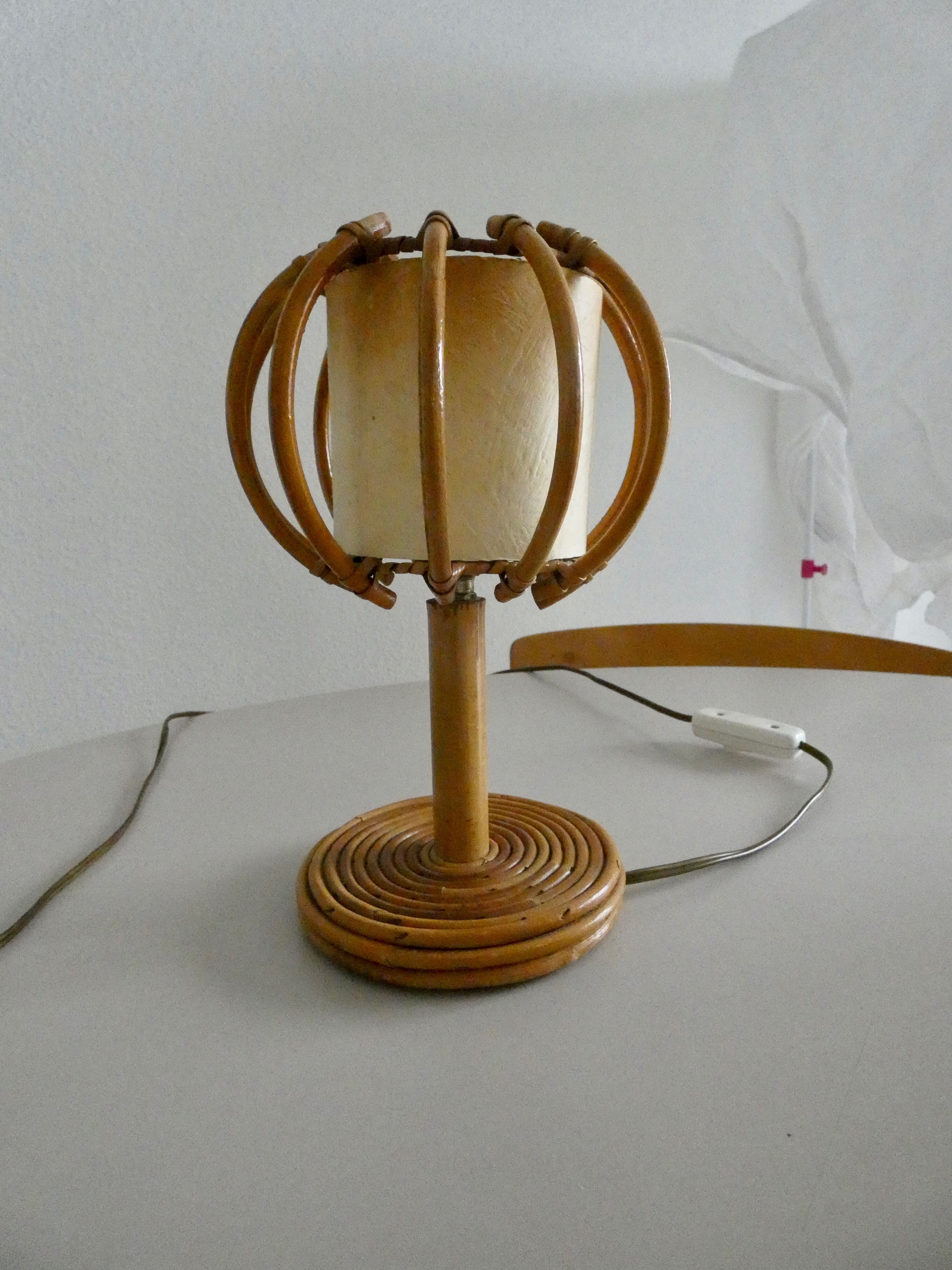 Lampe vintage Louis Soignot rotin