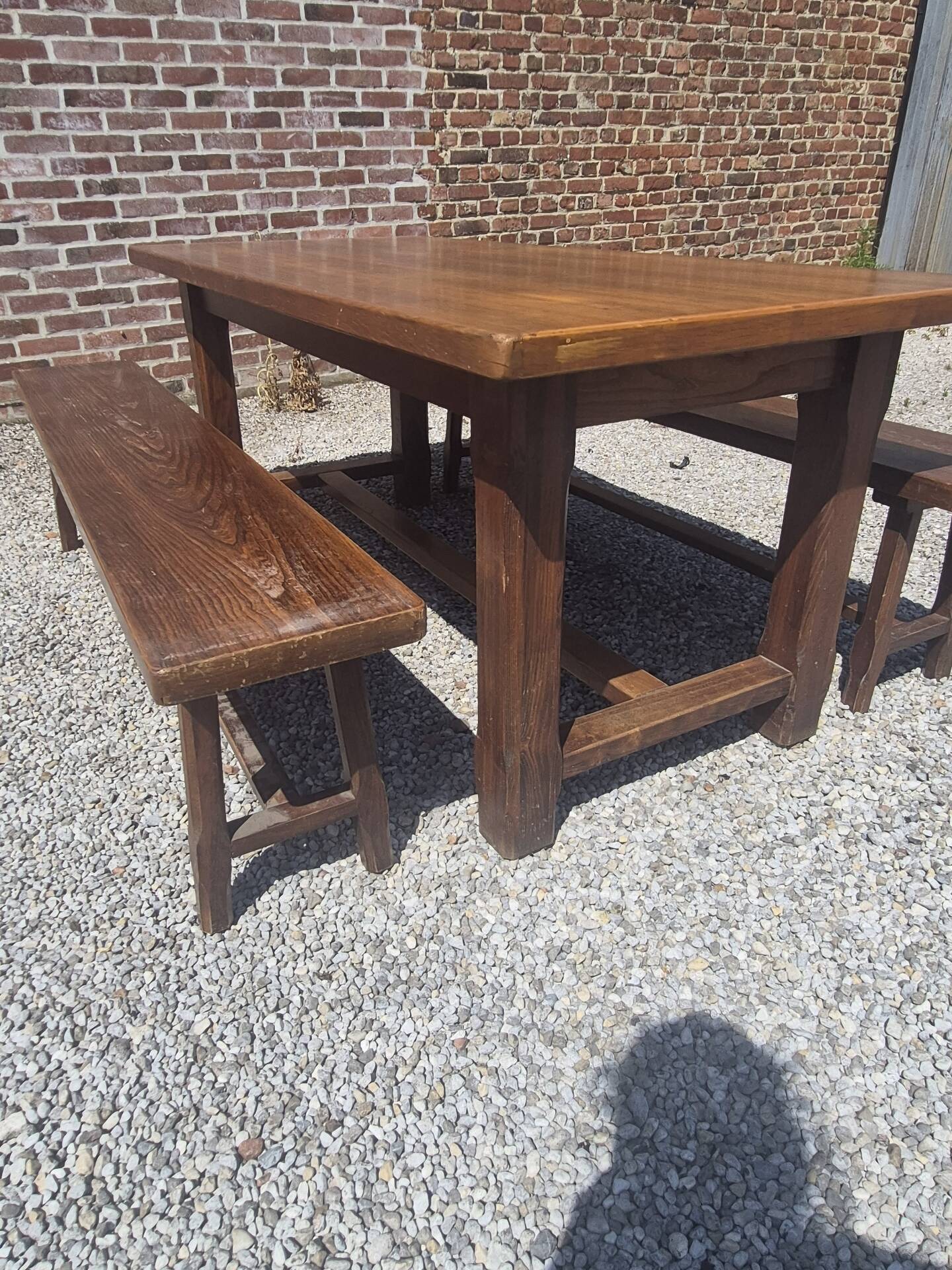 Table de ferme avec tiroirs et ses bancs