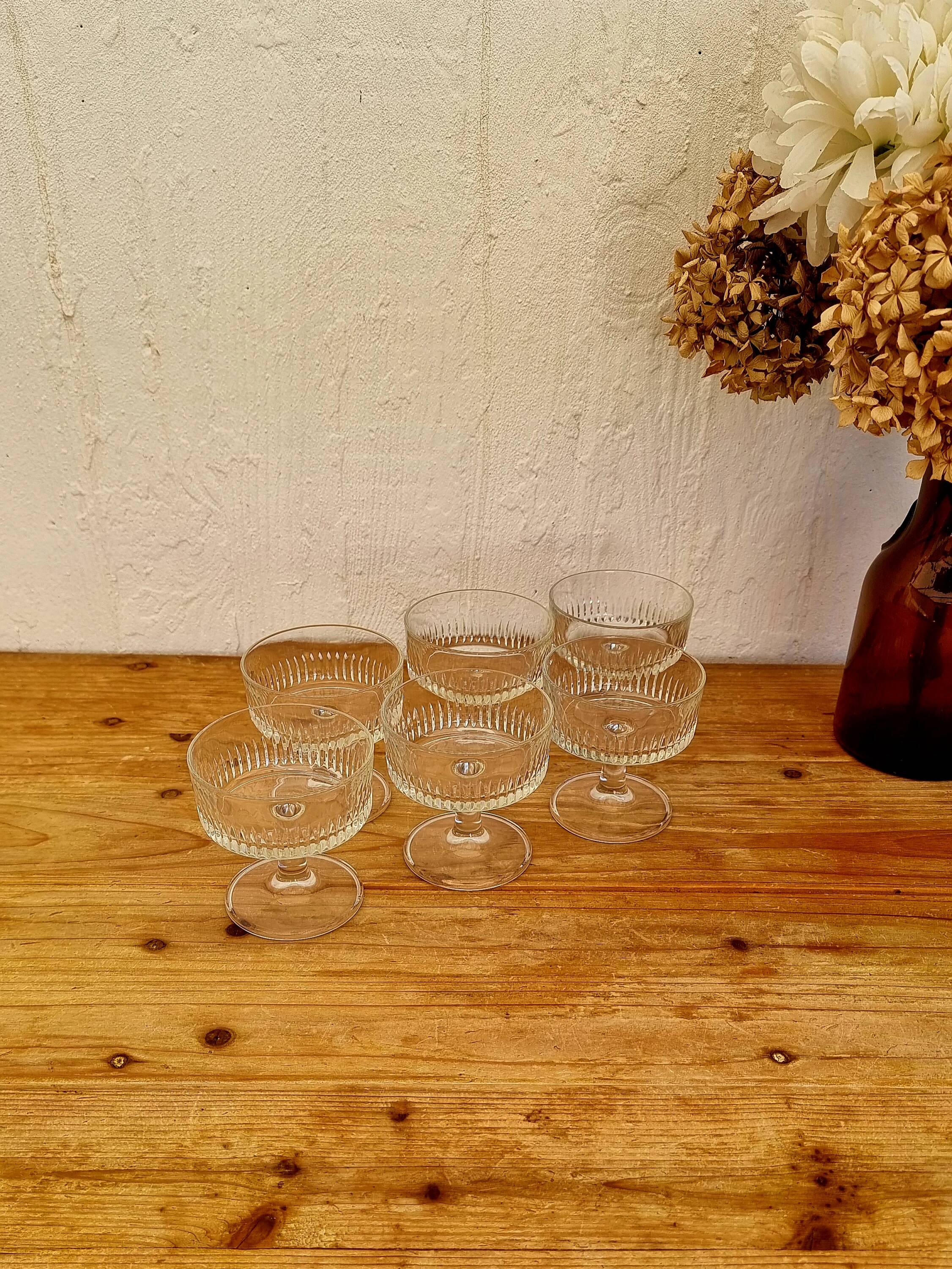 Set of 6 vintage champagne glasses