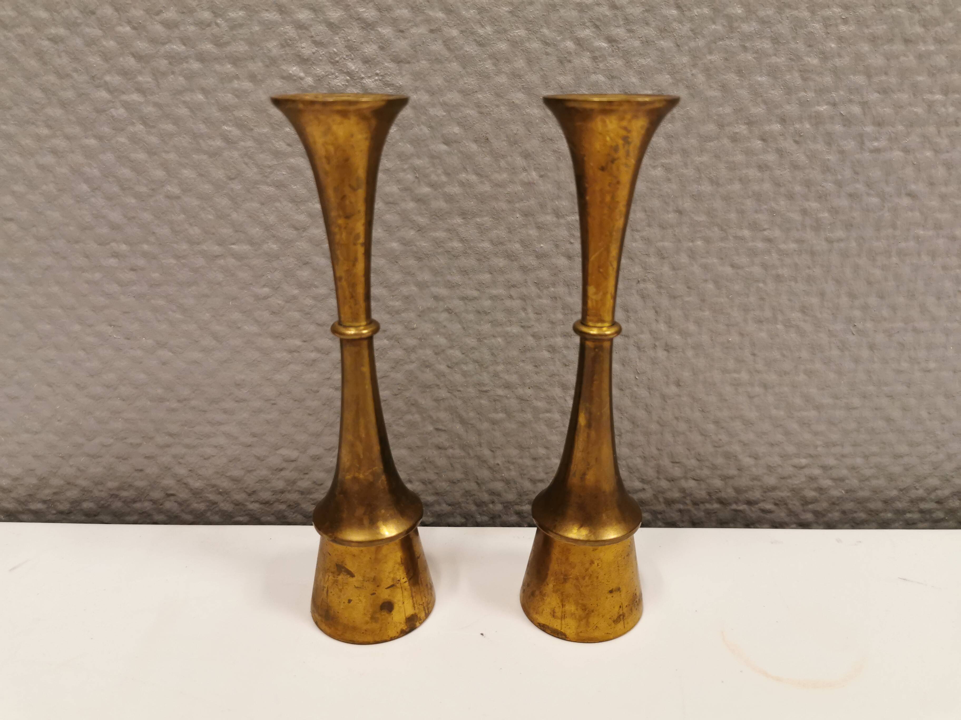 A set of beautiful candlesticks in solid brass.