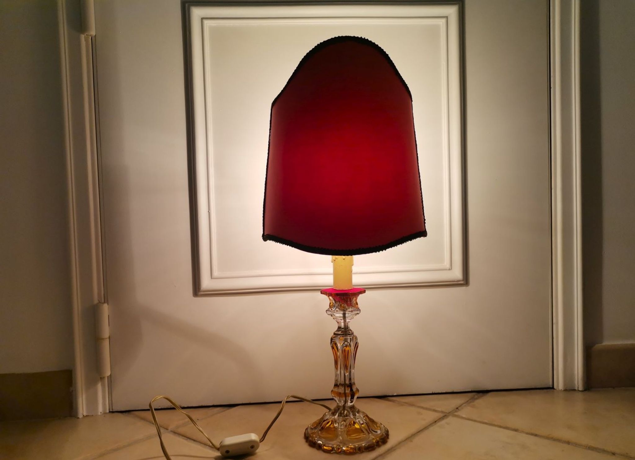 French Art Nouveau Crystal Red Silk Half Shade Table Lamp, 1940s
