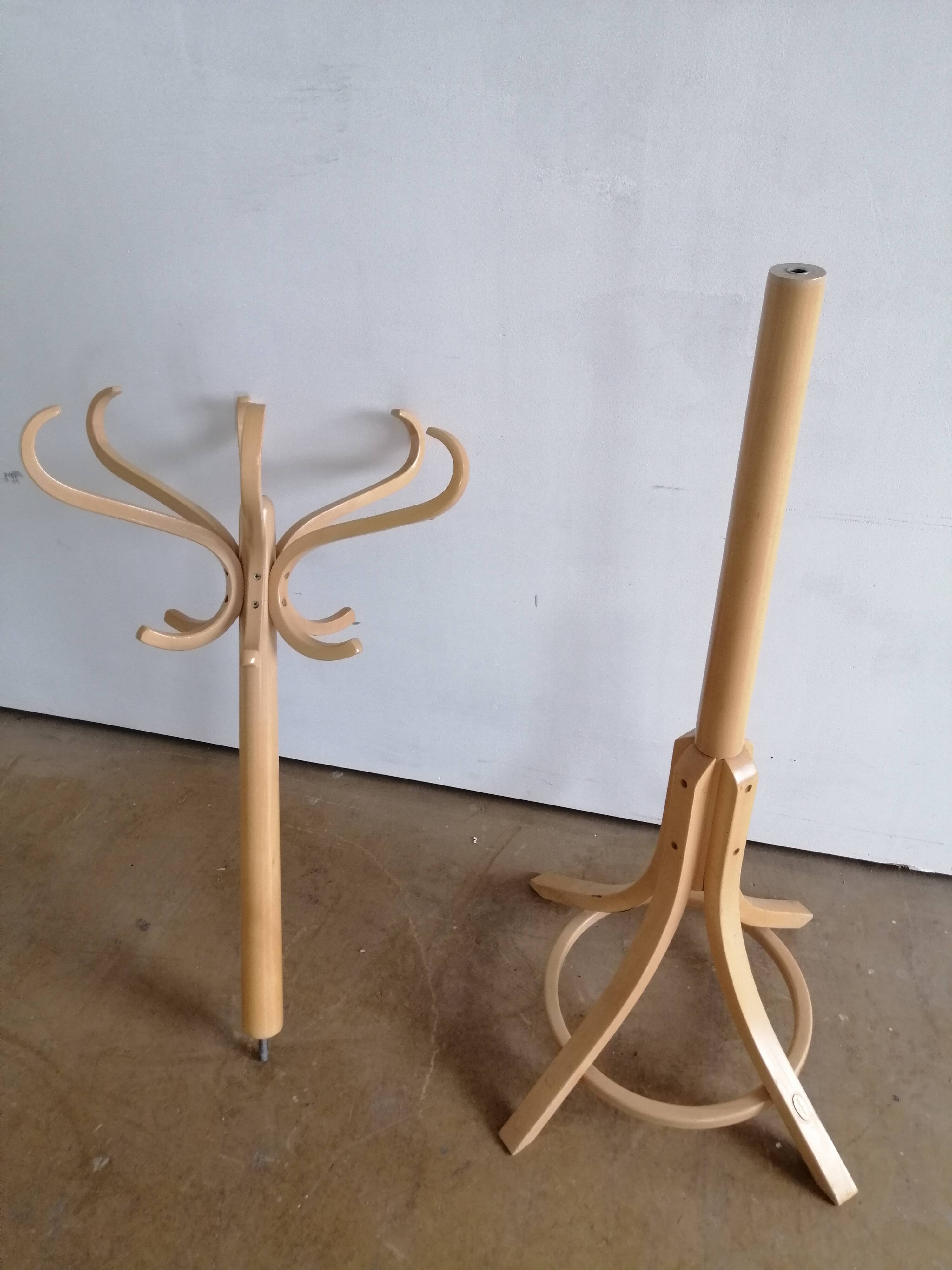 Baumann parrot coat holder