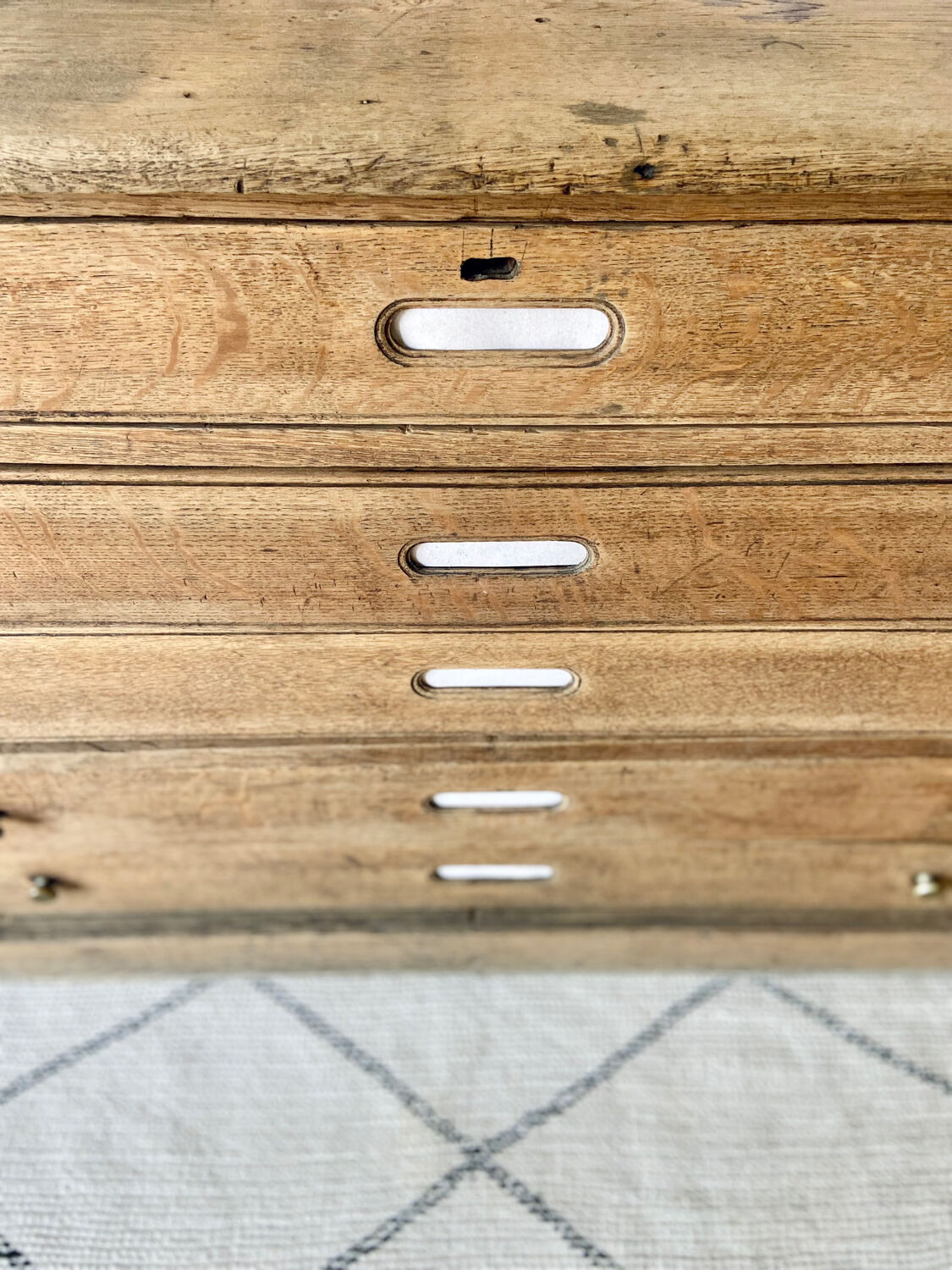 Oak professional furniture - Chest of drawers