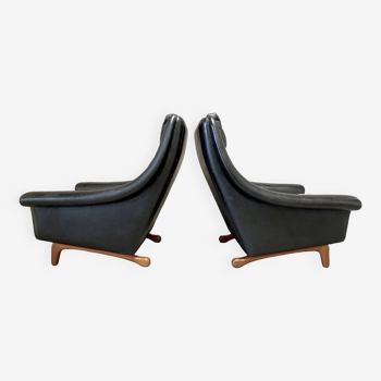 Paire de fauteuils en cuir noir design scandinave Aage Christiansen, 1950