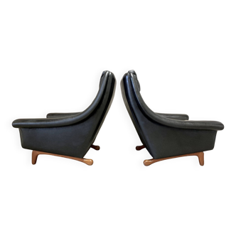 Paire de fauteuils en cuir noir design scandinave Aage Christiansen, 1950