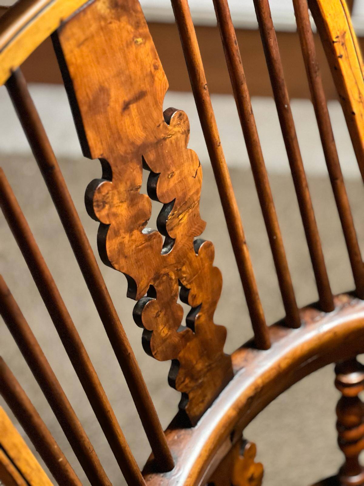 Large Victorian Windsor Armchair in Elm, 19th Century