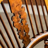 Large Victorian Windsor Armchair in Elm, 19th Century