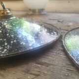 2 enamelled sheet metal suspensions