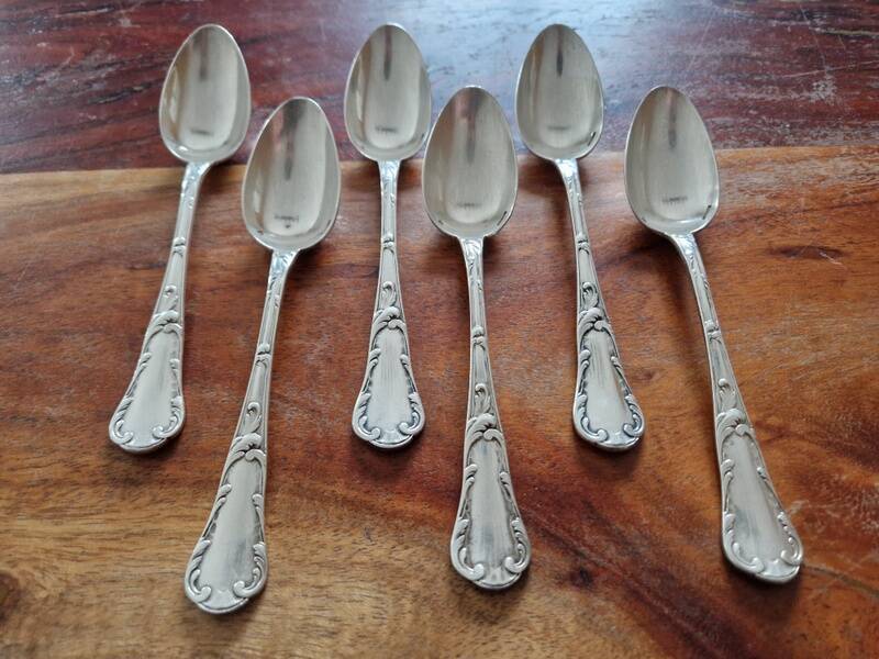 Christofle - 6 small silver-plated coffee spoons model Chrysanthèmes