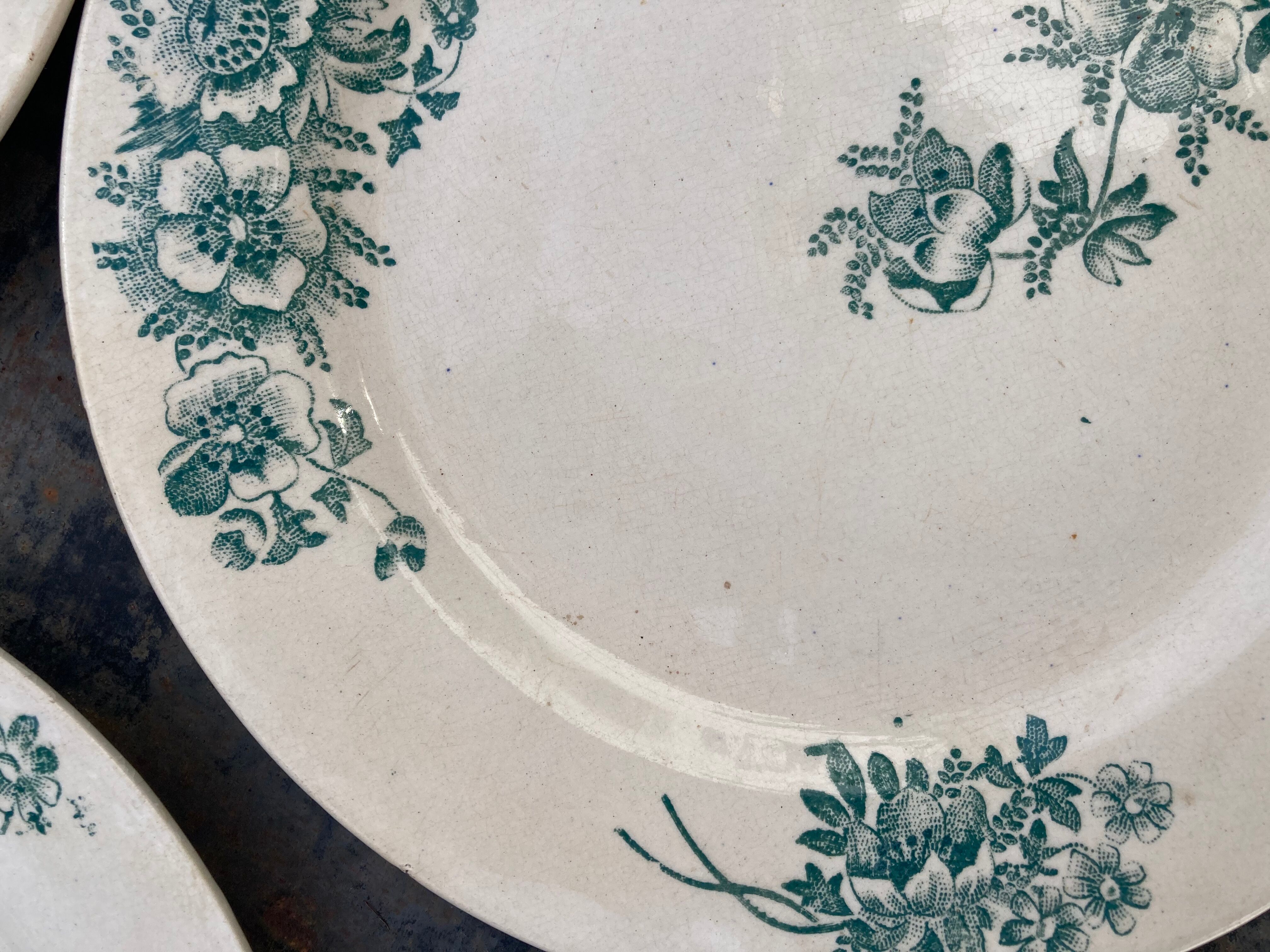 6 Flat plates iron earth by Bertrand Bordeaux / model Anémones