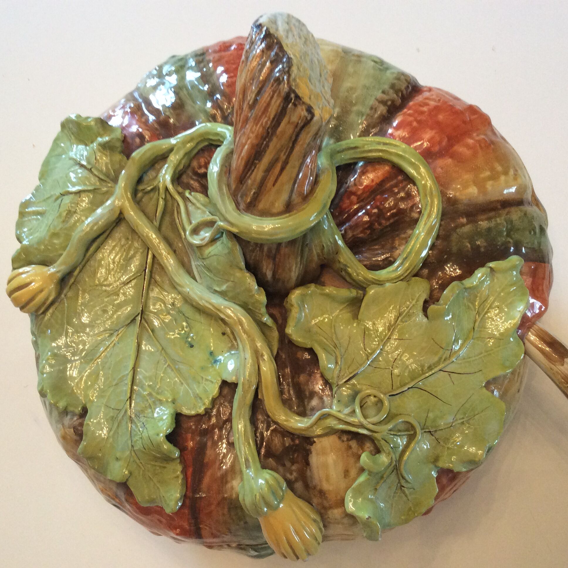 Soupière in italian dab in the shape of a pumpkin
