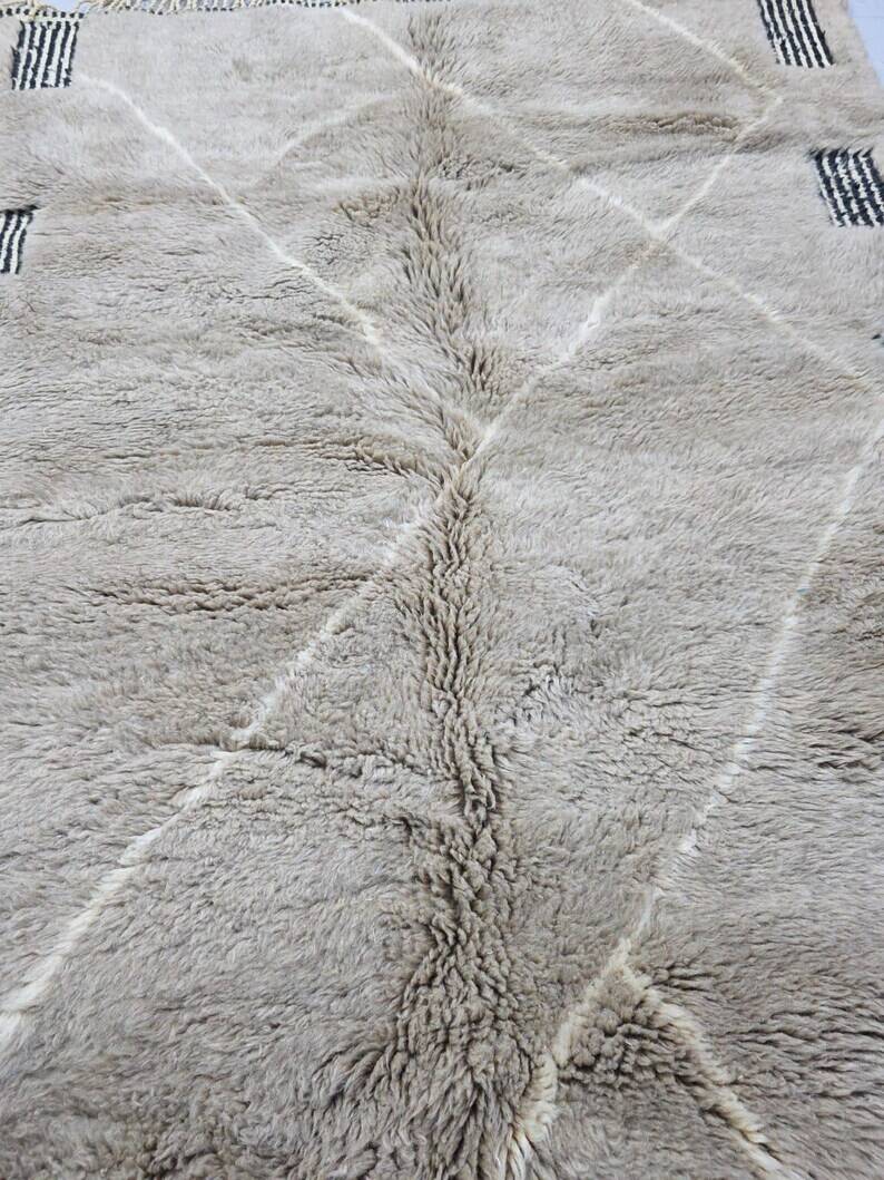 MAGNIFICENT BENIOURAIN RUG, 150/250cm