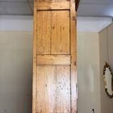 Very important Franc Comtois buffet from the 18th century in honey-colored fir circa 1750