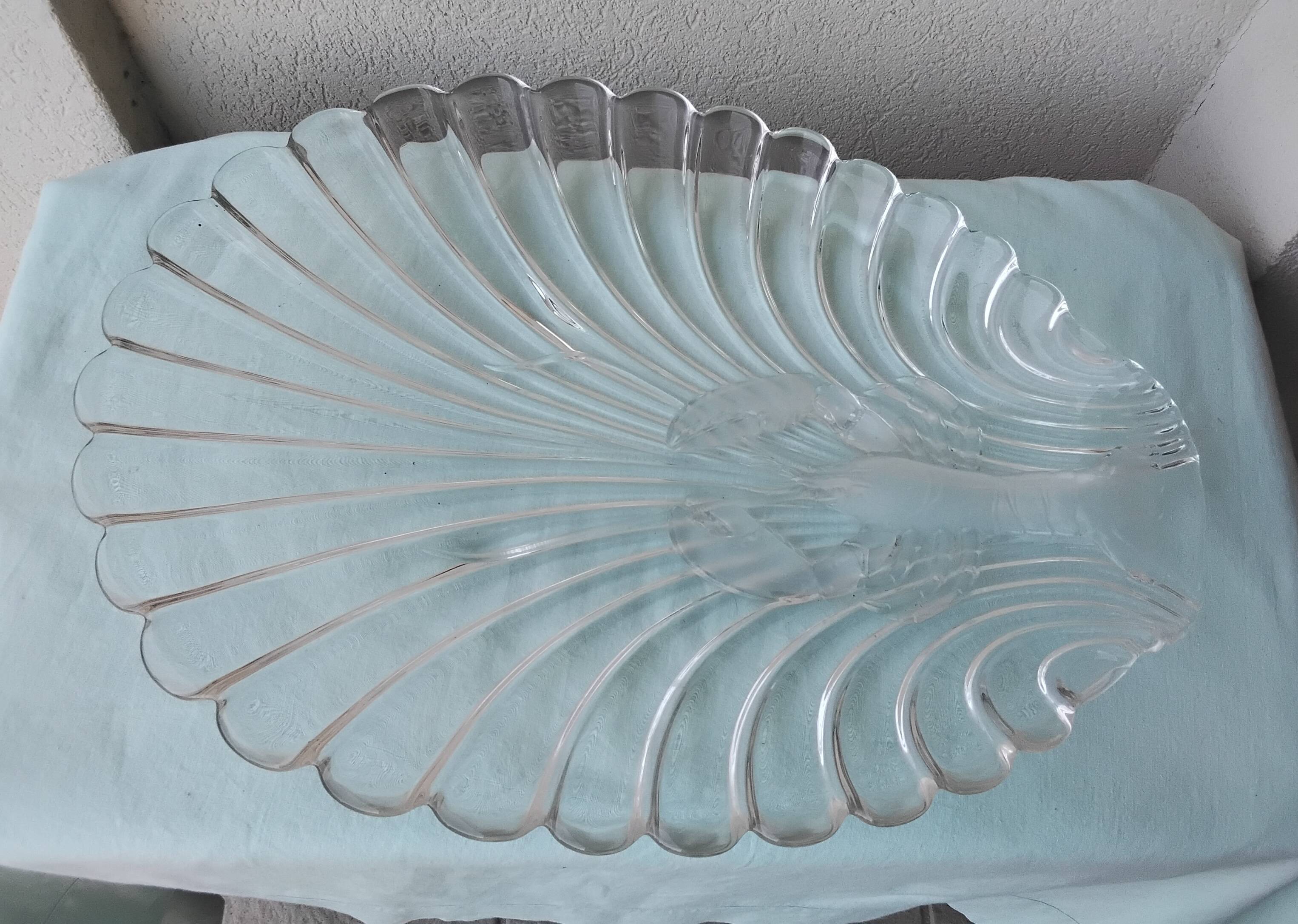 Glass dish for shellfish or crustaceans lobster