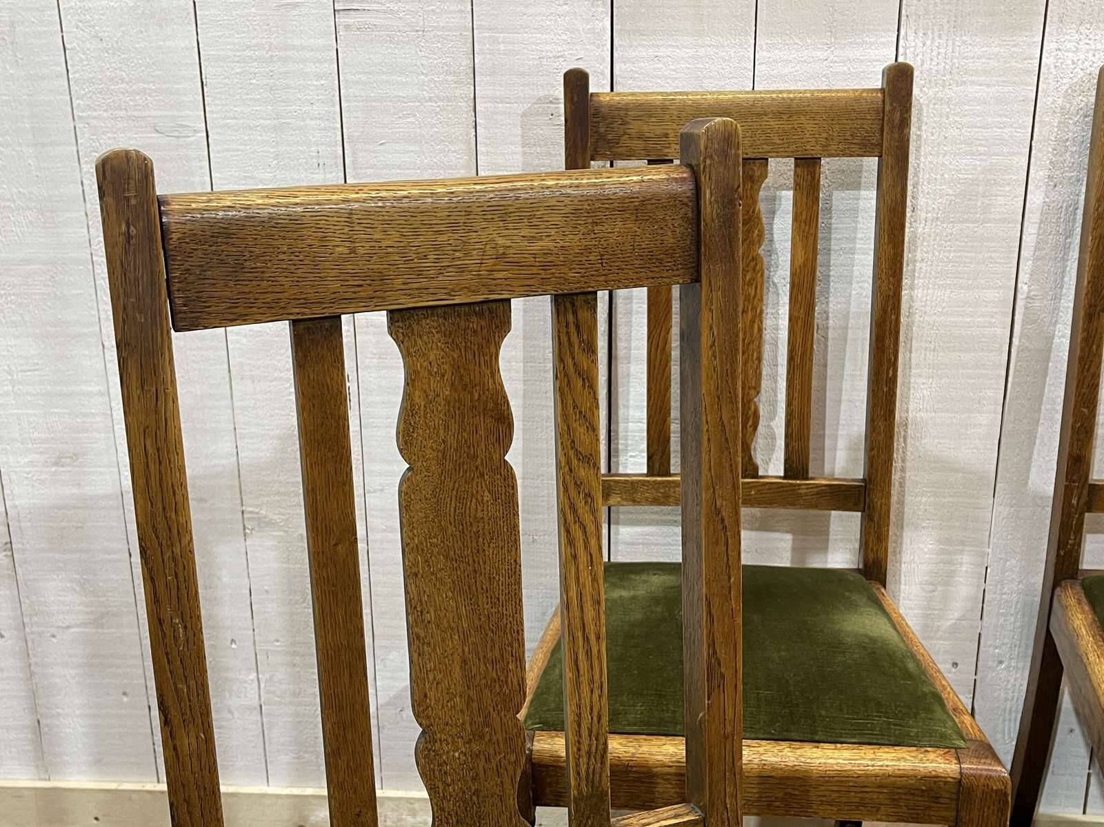 Set of 4 English oak chairs from the 1930s