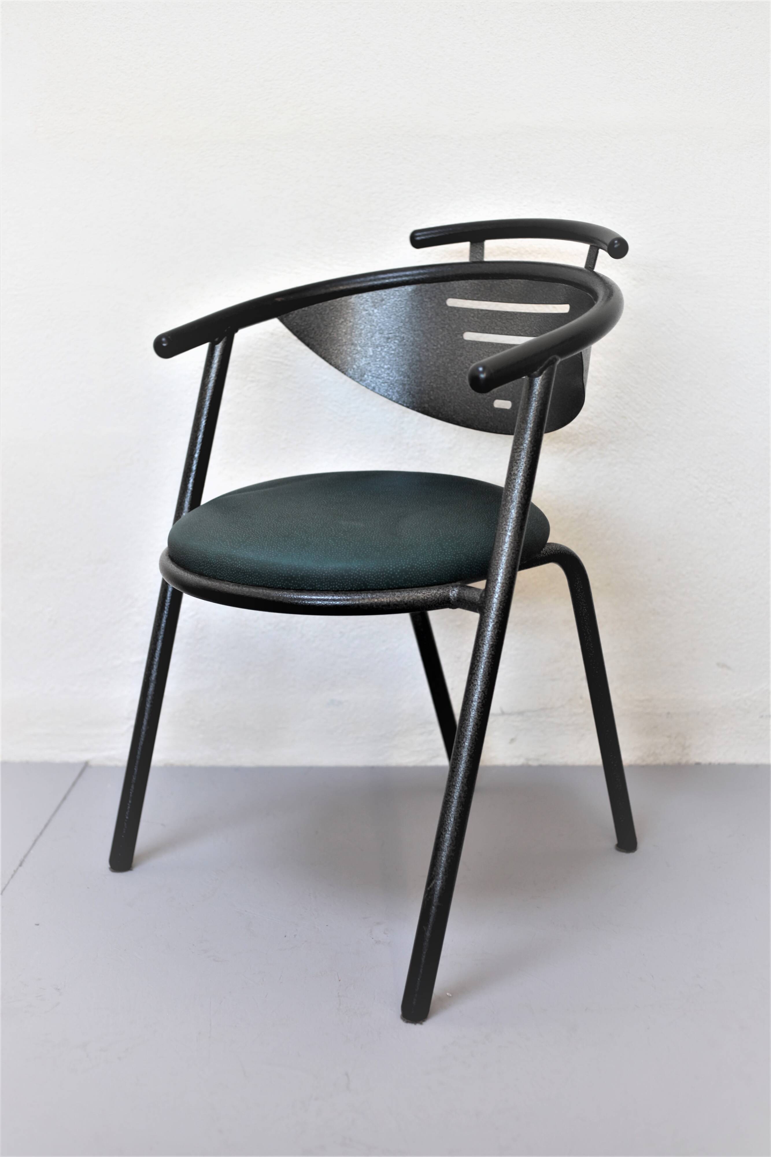 6 vintage design chairs from the 90s