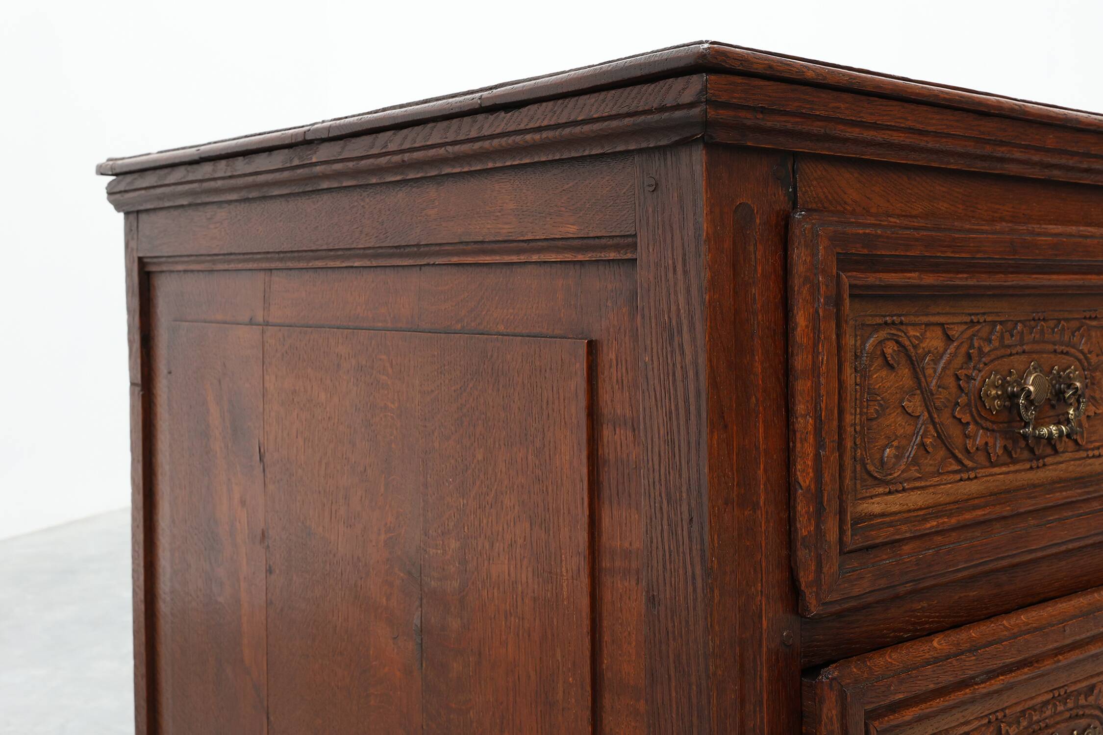 Commode en chêne de style Renaissance italienne, XVIIe siècle
