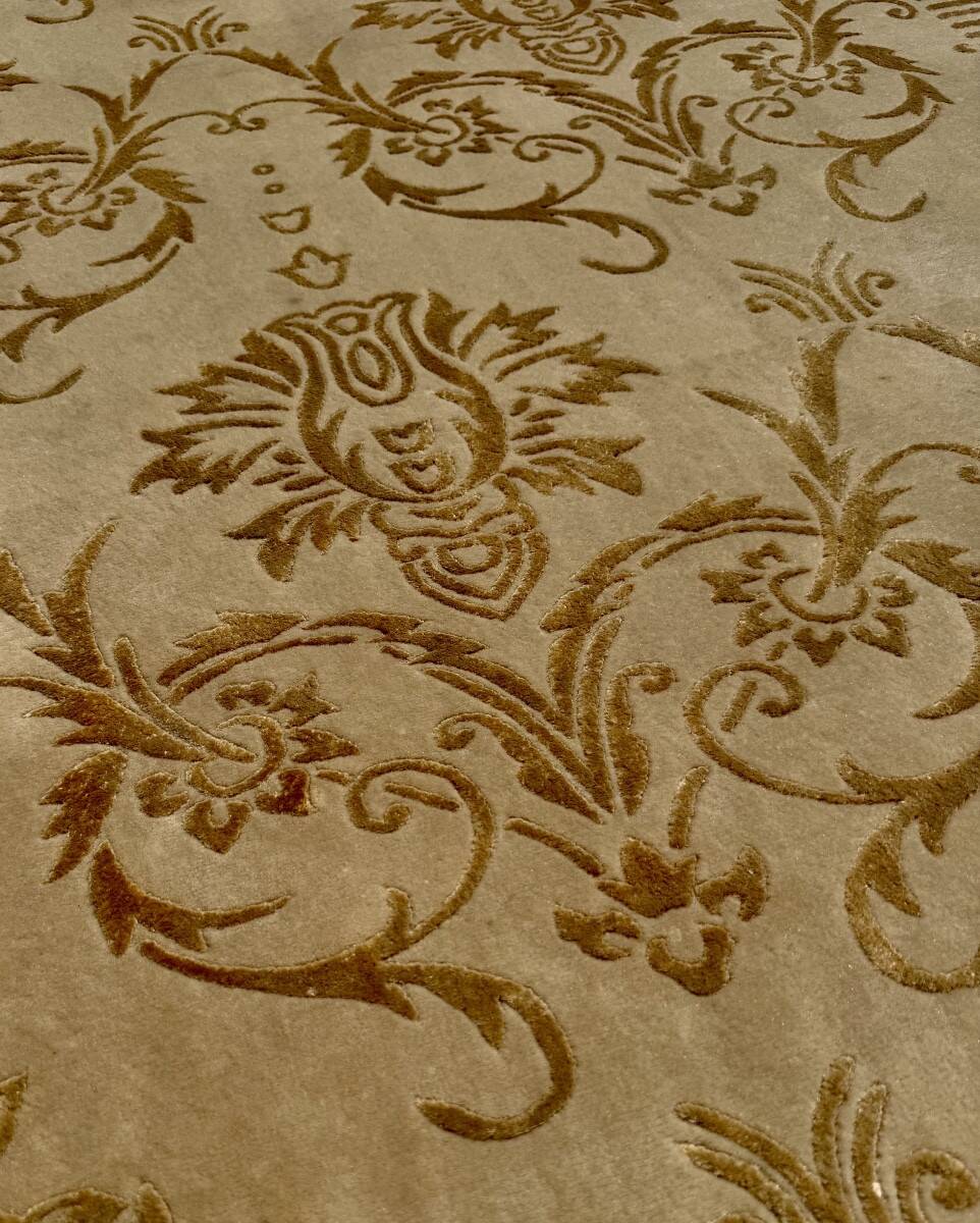 Wool and Silk Rug from Nepal 180x120 cm