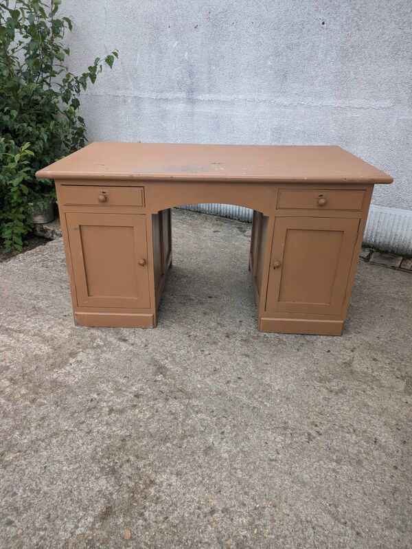 Bureau ancien adulte