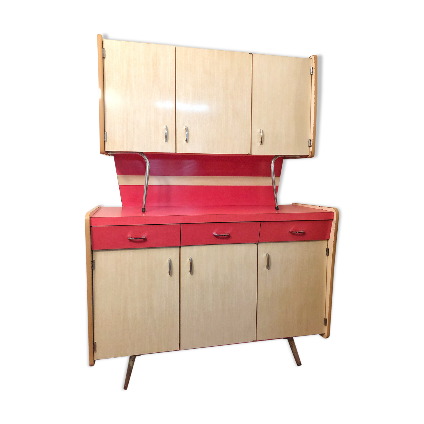 Kitchen furniture in formica