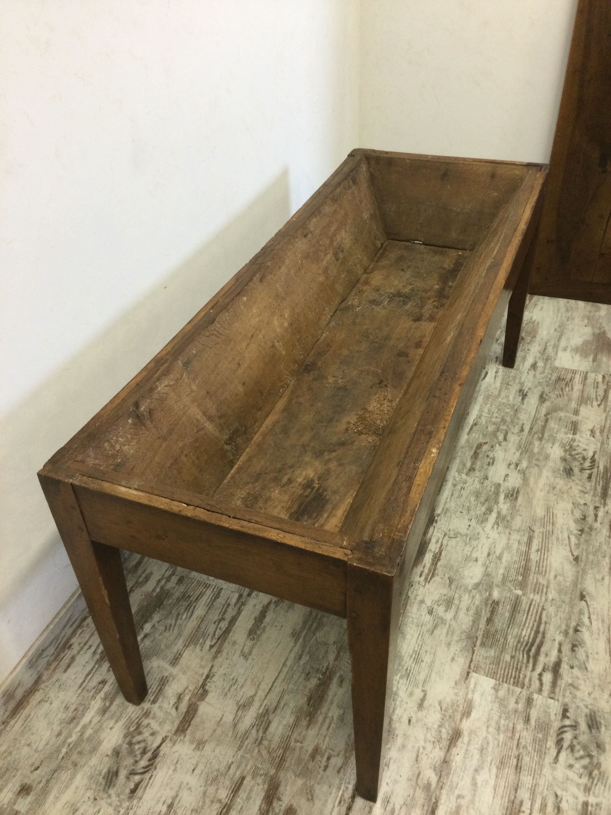 Table pétrin ancien