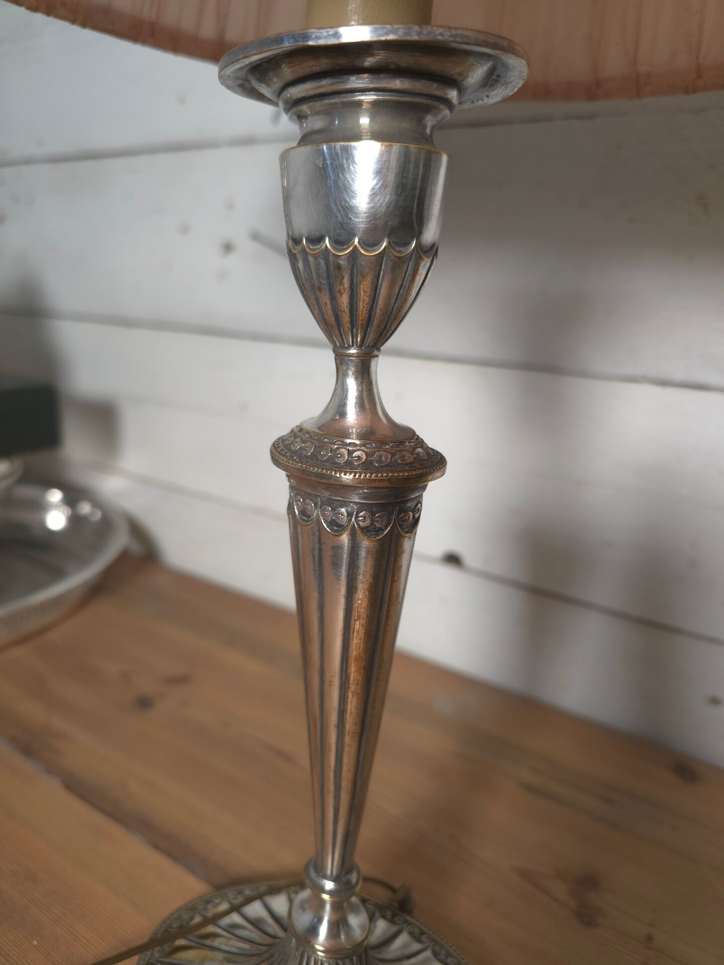 Paire de lampes style art deco en métal argenté