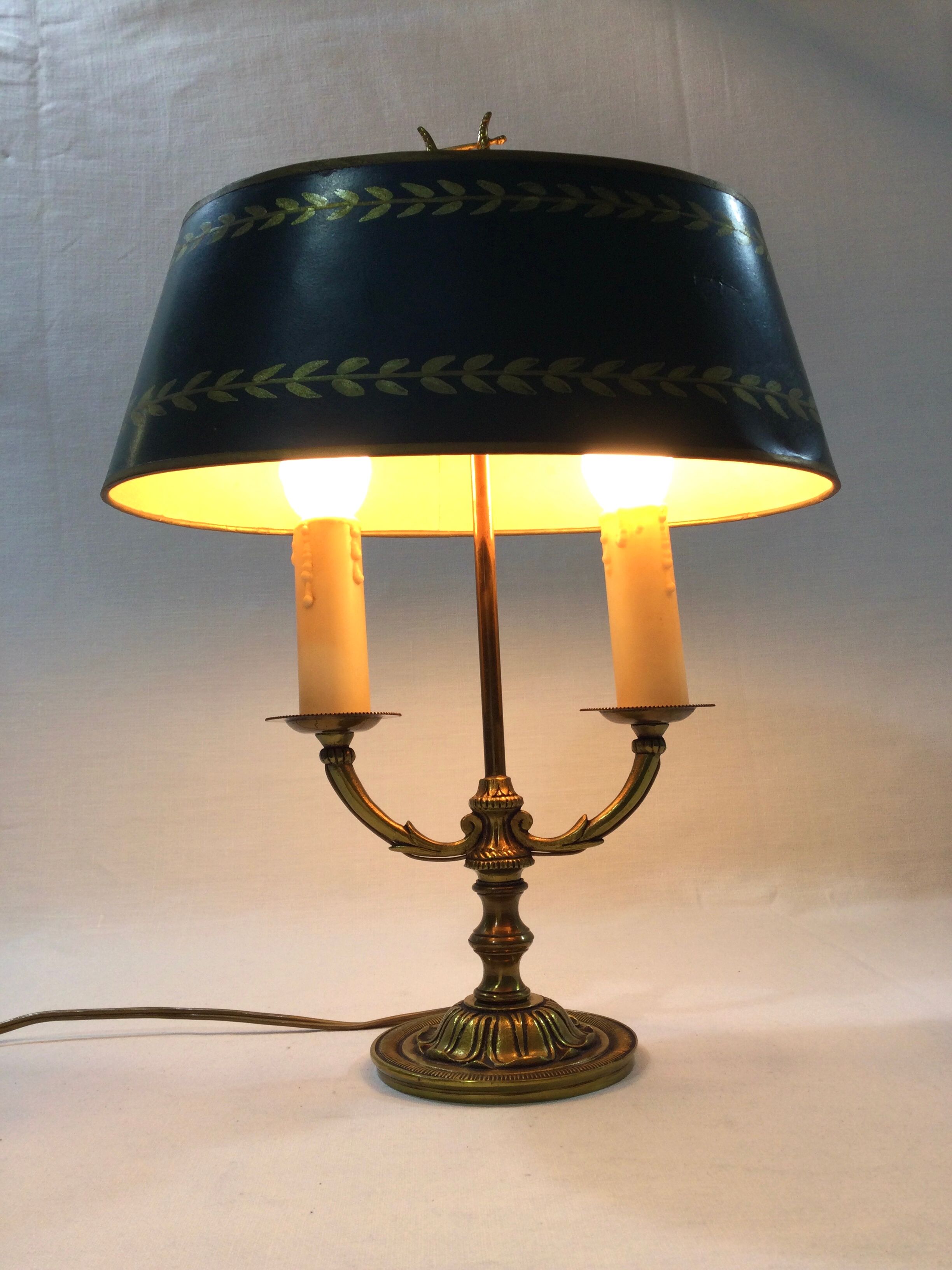 Bronze bouillotte lamp