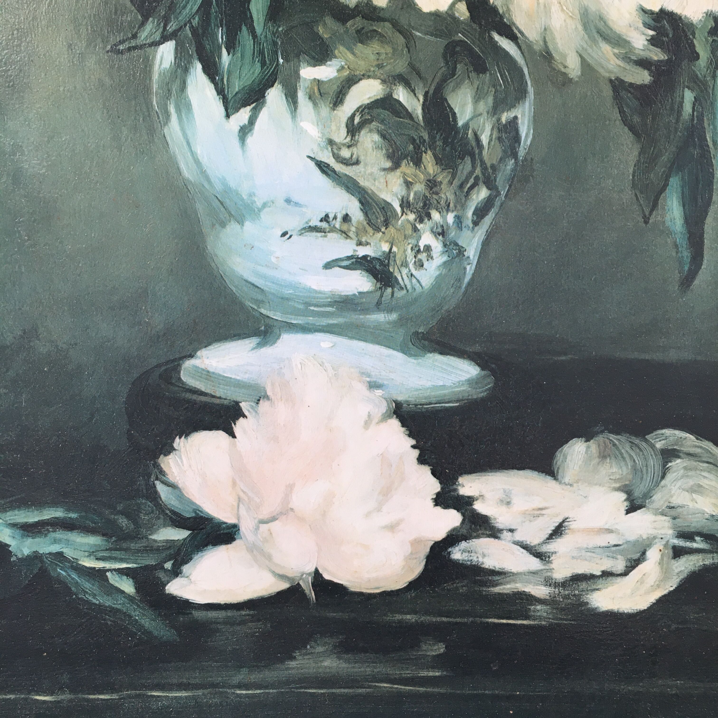 White bouquet reproduction table