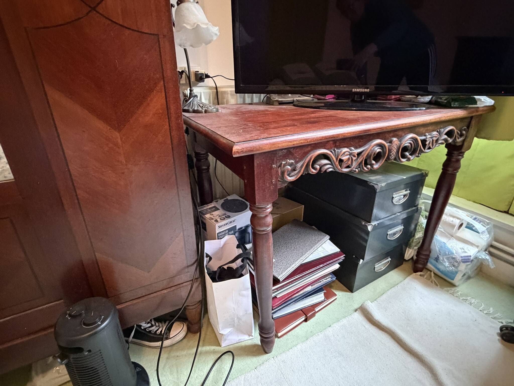 Belle Époque Desk — Carved openwork mahogany, baluster legs