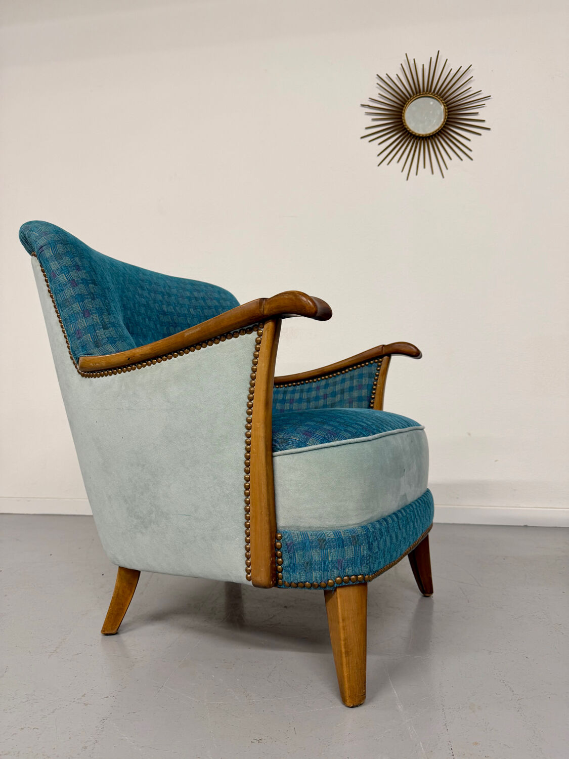 Lot of 2 sculptural Danish design armchairs from the 1940s, vintage.