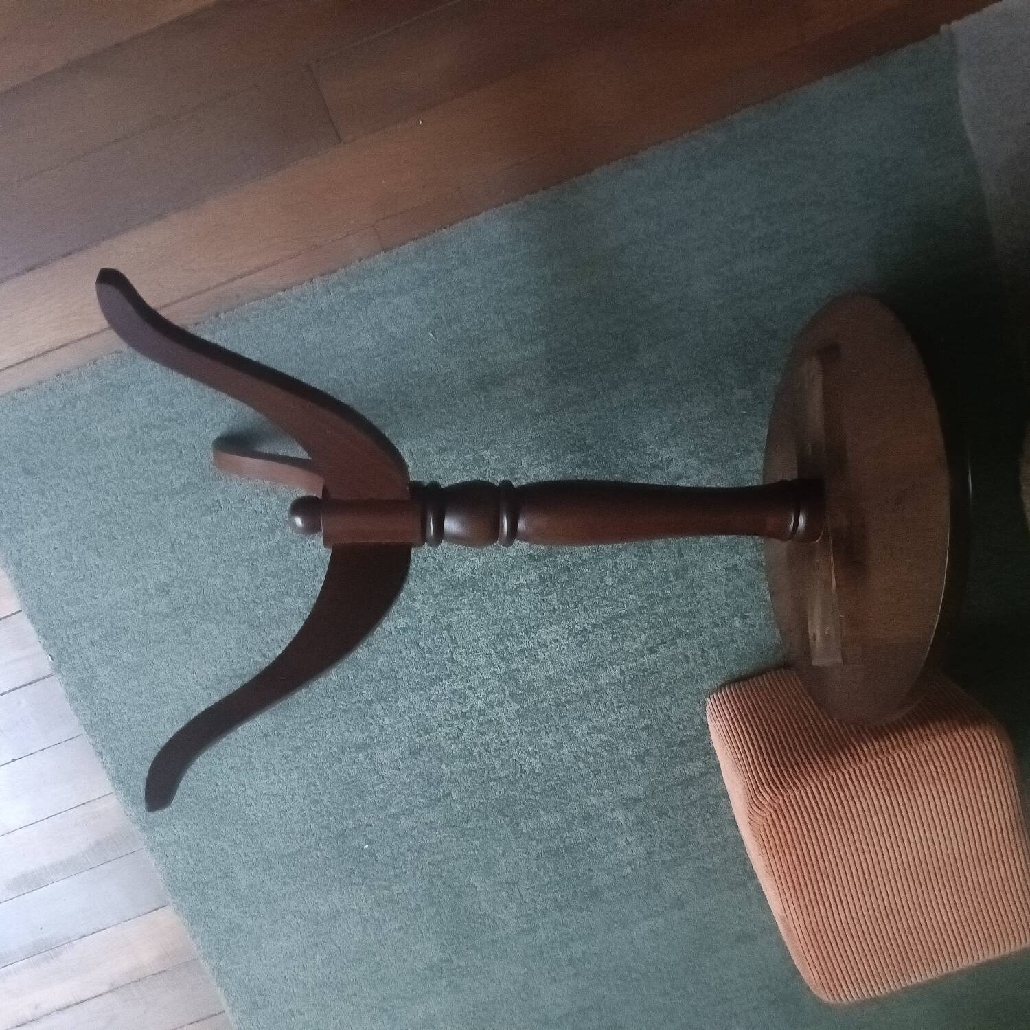 Guéridon, table d'appoint style victorien